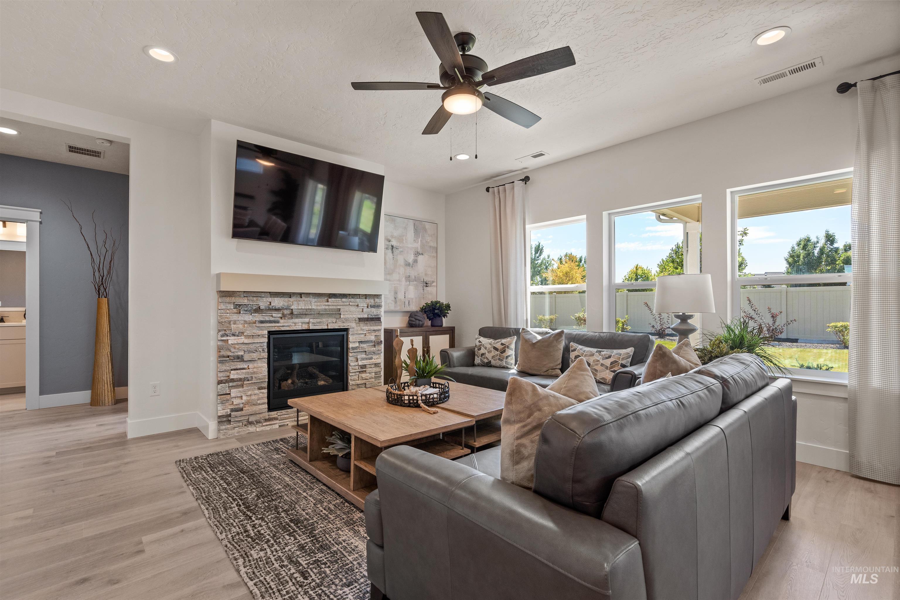 7574 E Meriwether Dr