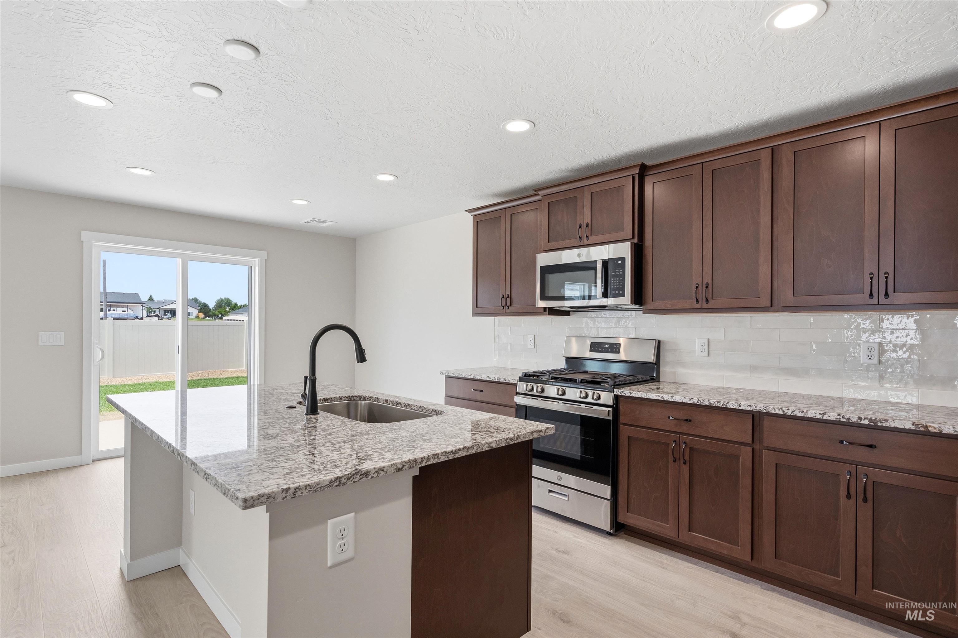 17573 Moon Ridge Pl