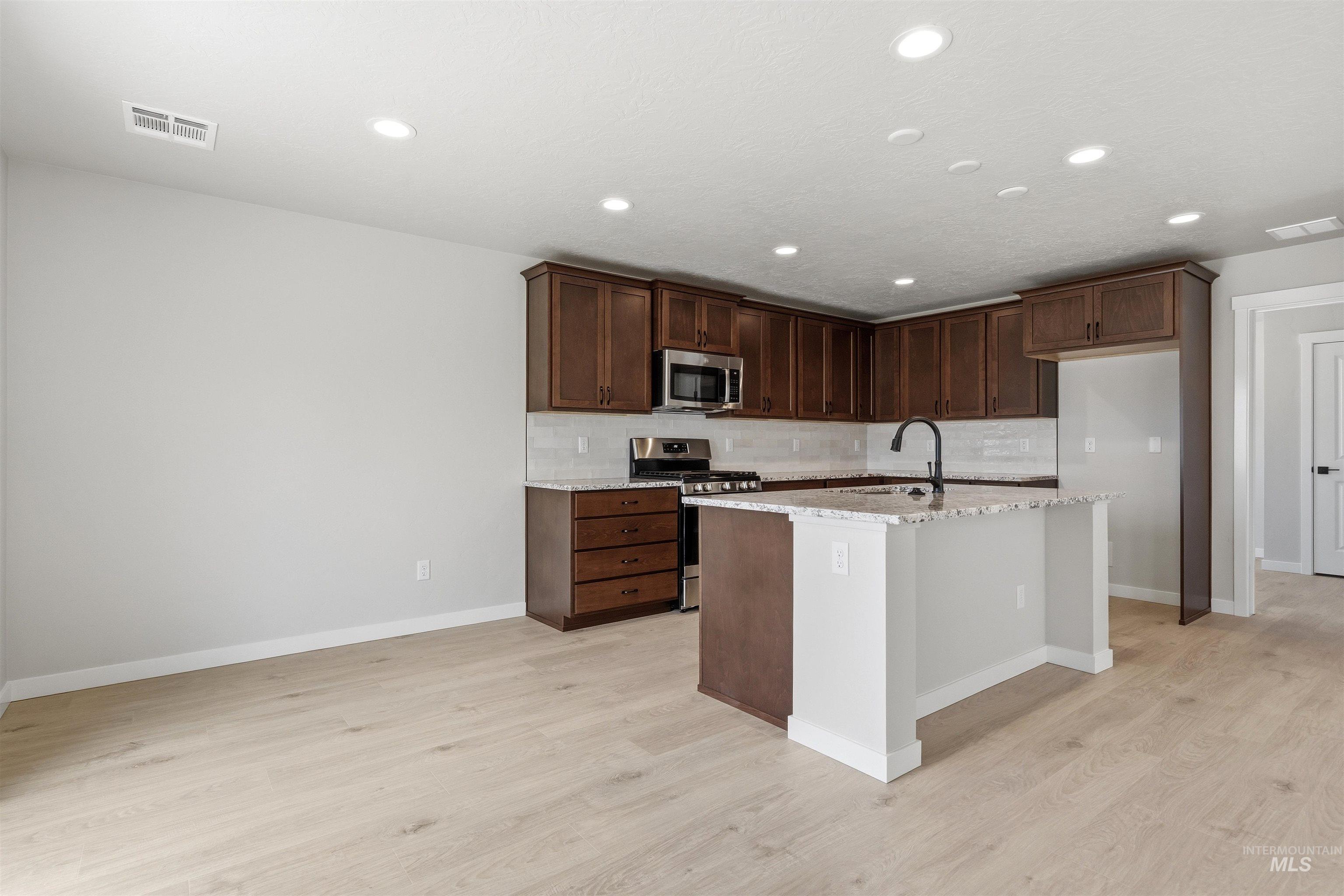 17573 Moon Ridge Pl