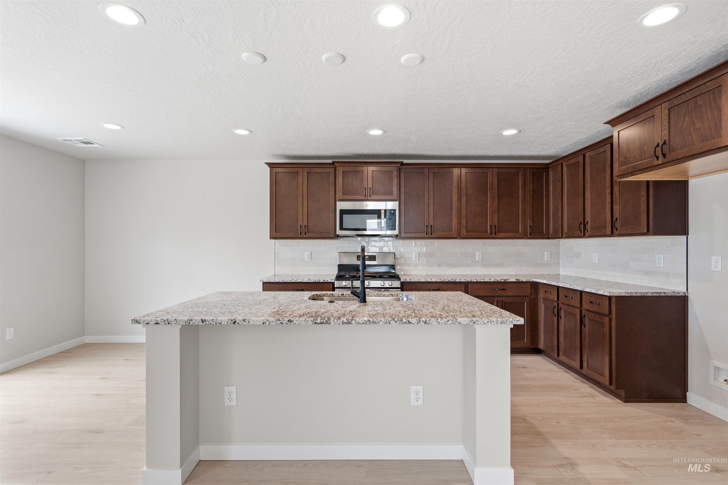 17573 Moon Ridge Pl