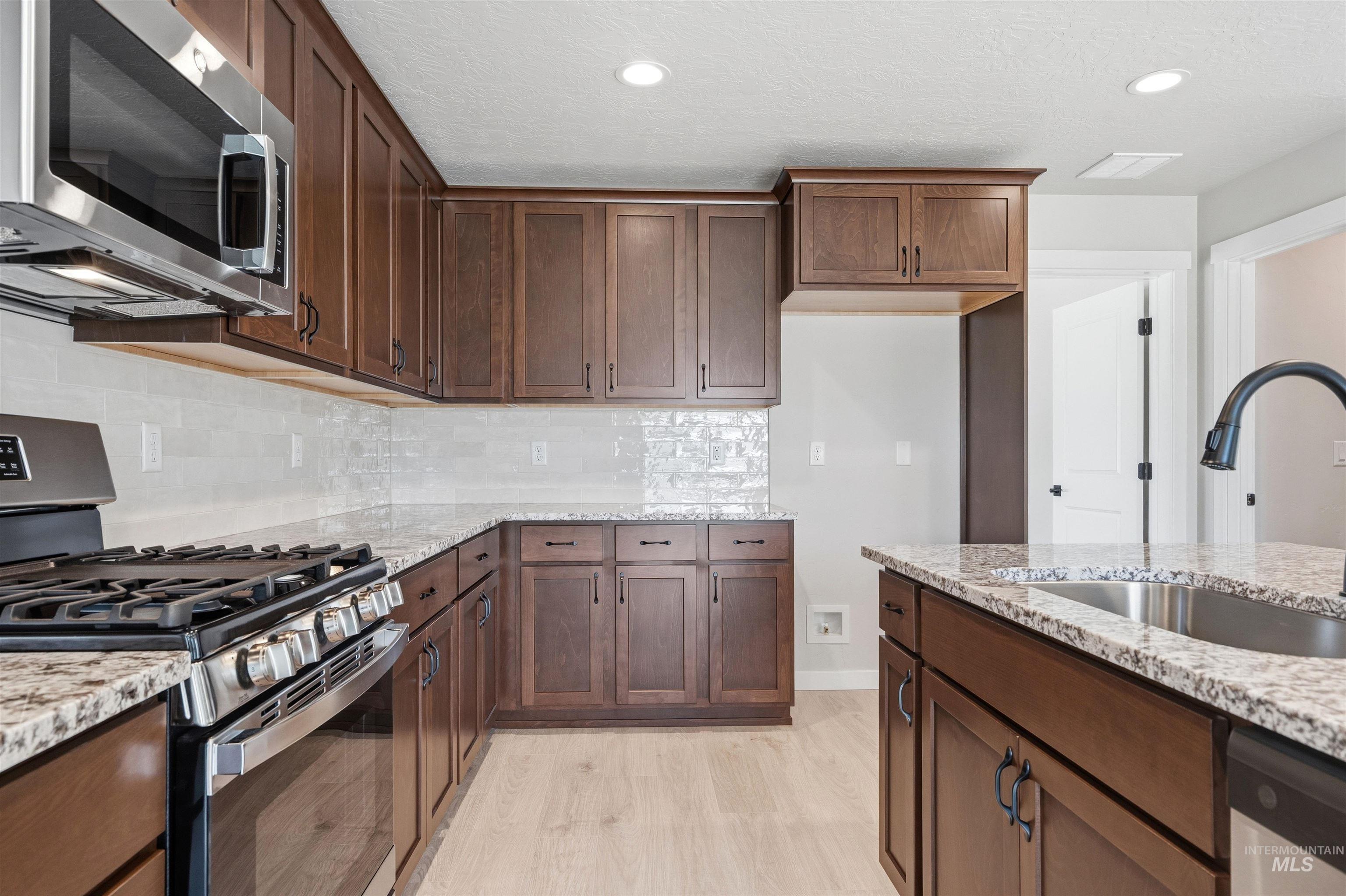 17573 Moon Ridge Pl