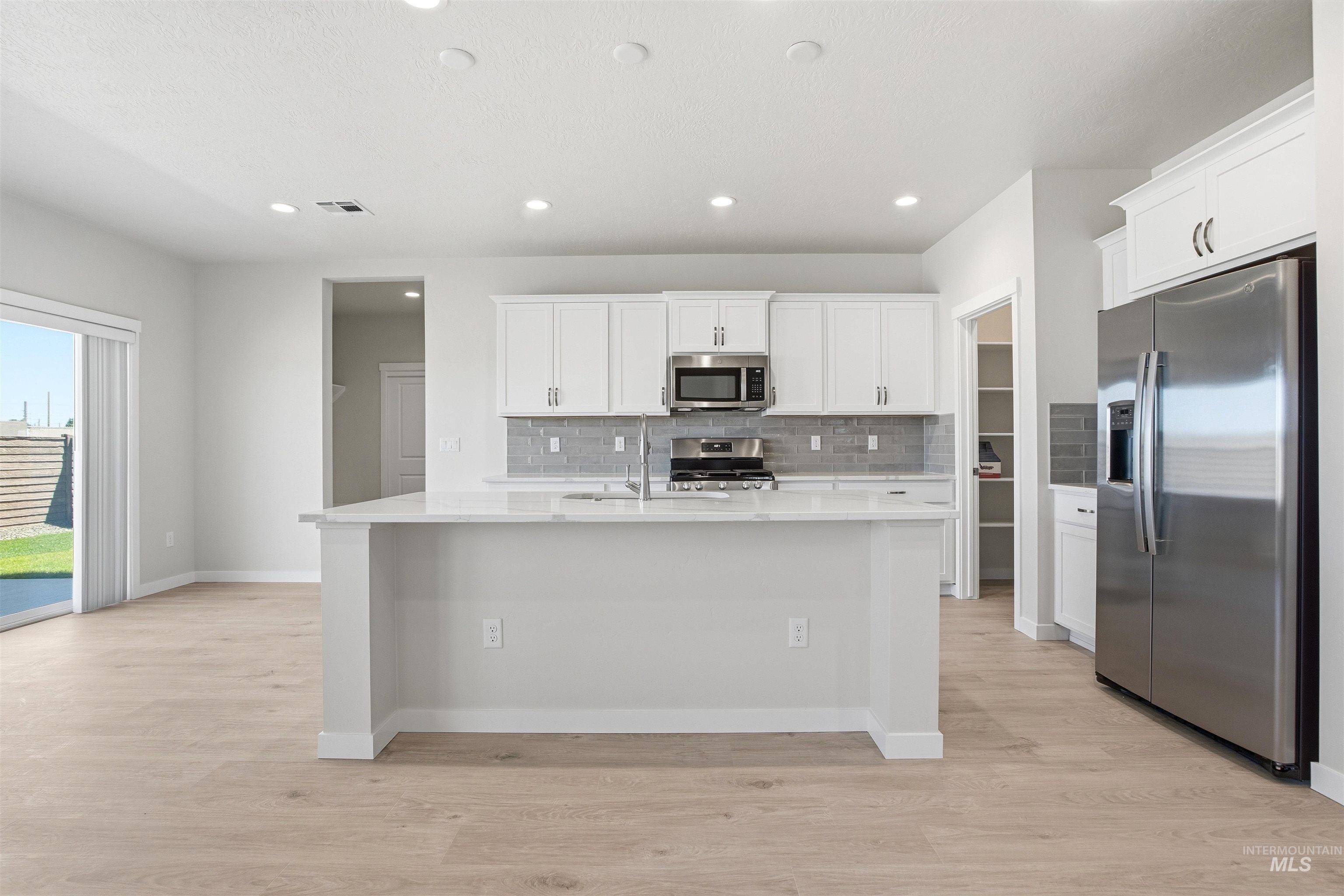 338 W Omphale St.