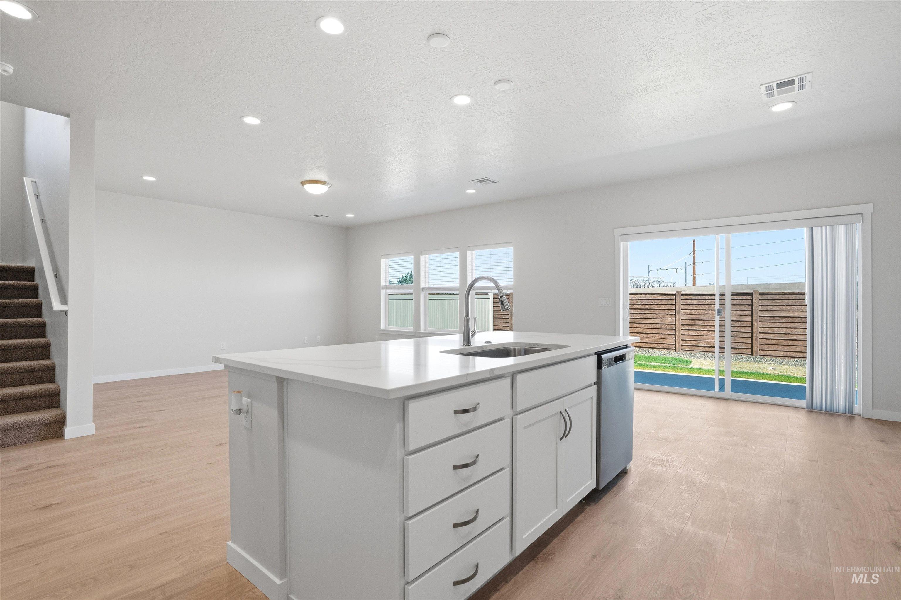 338 W Omphale St.