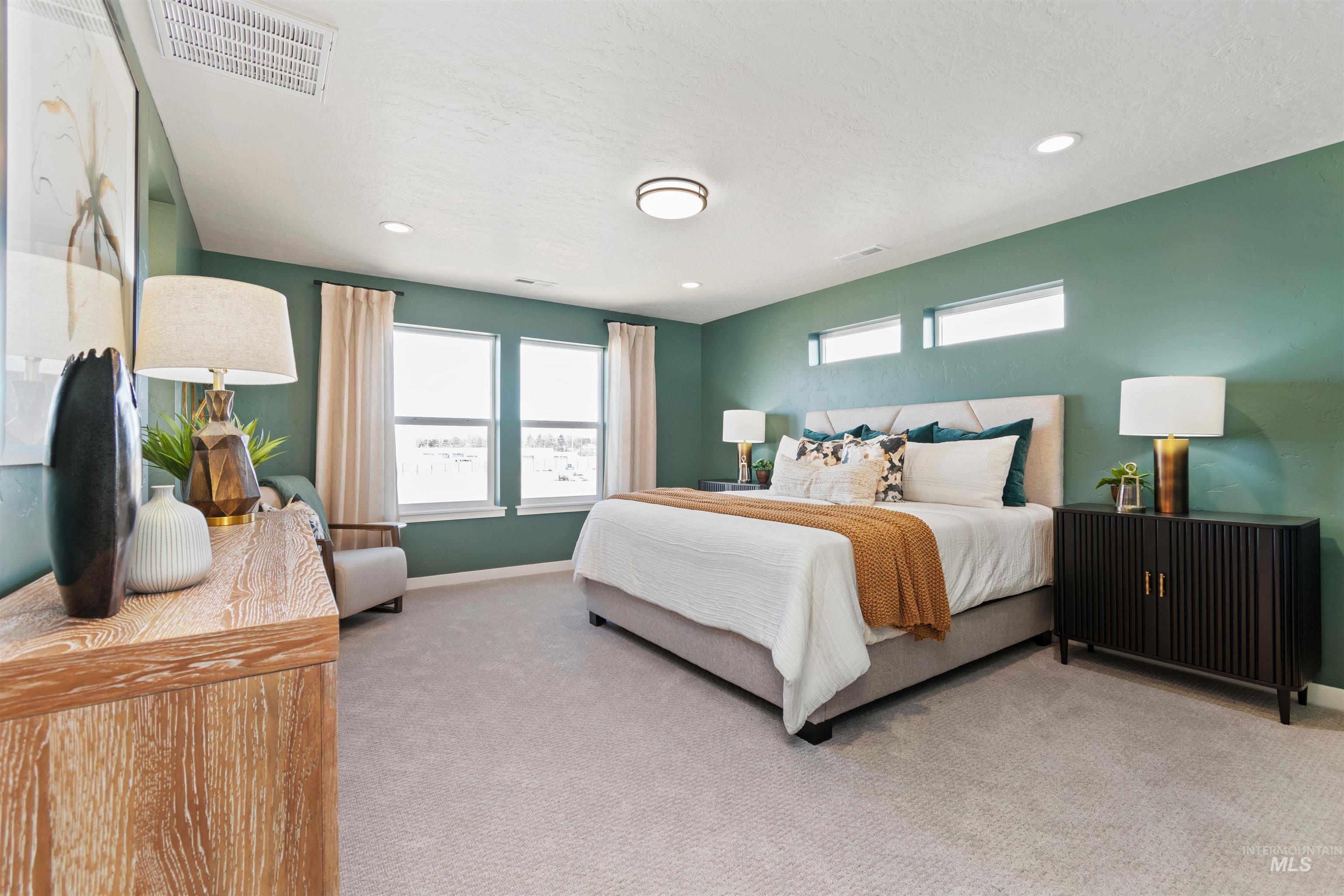 338 W Omphale St. (Garnet)