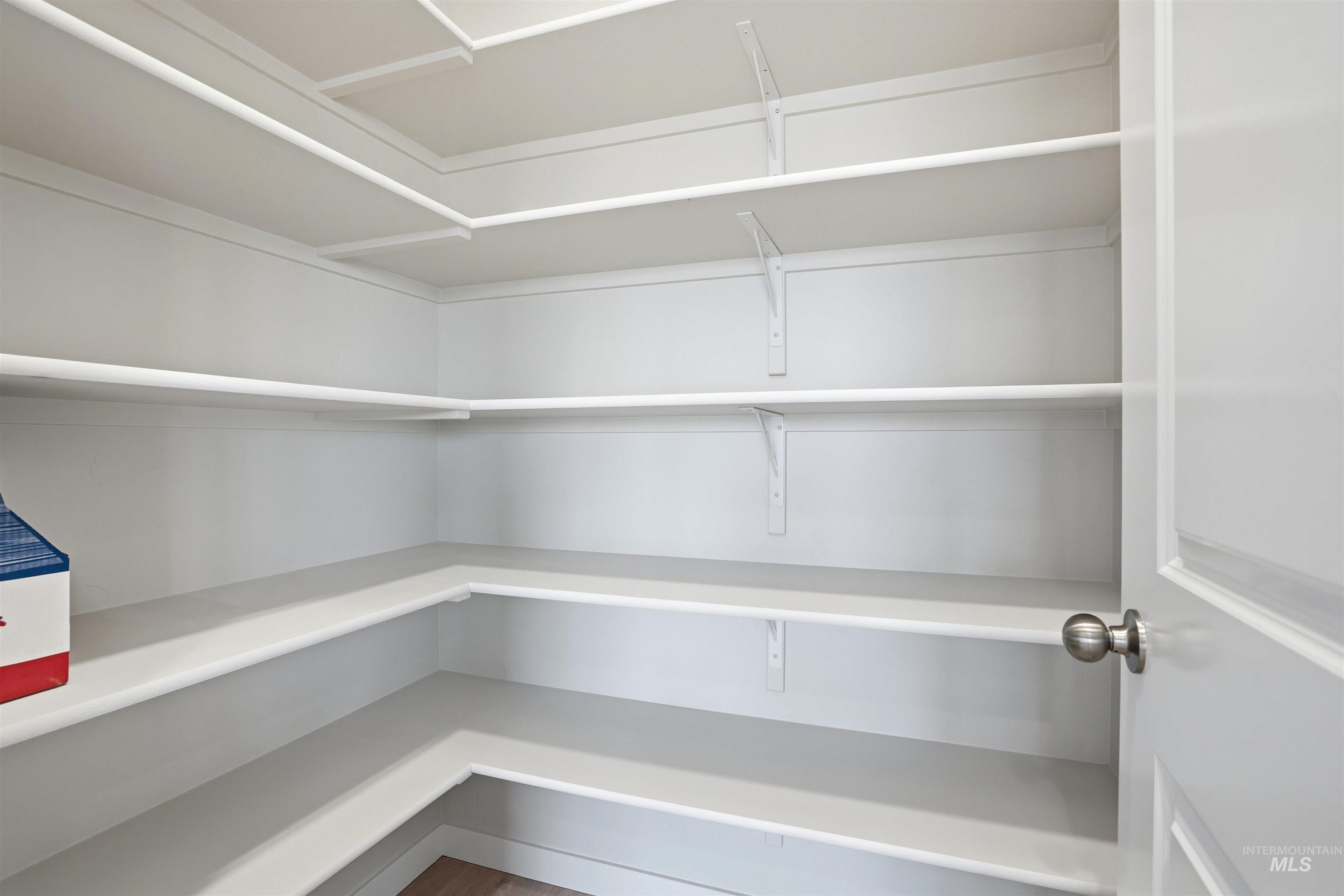 338 W Omphale St.