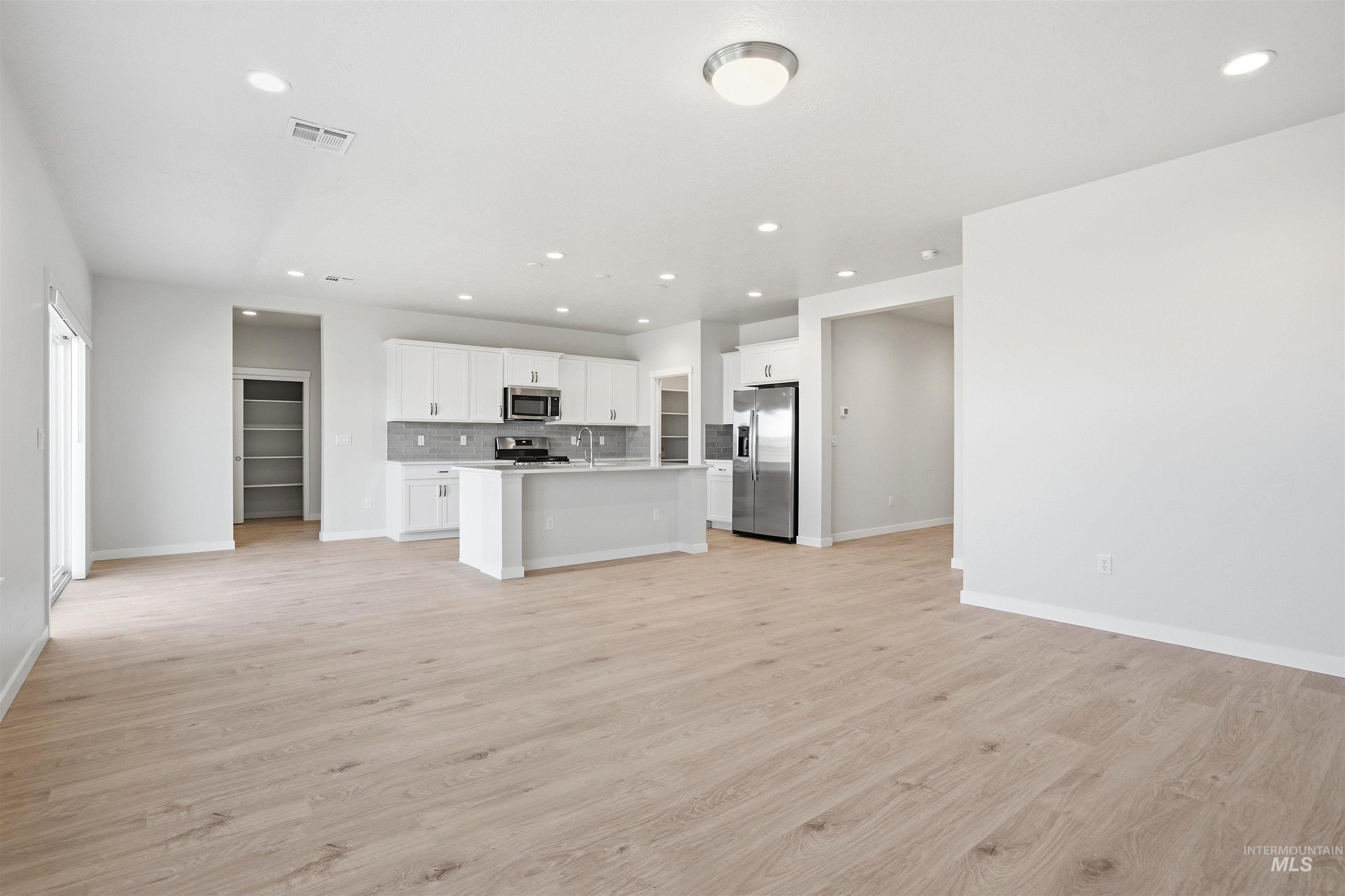 338 W Omphale St.