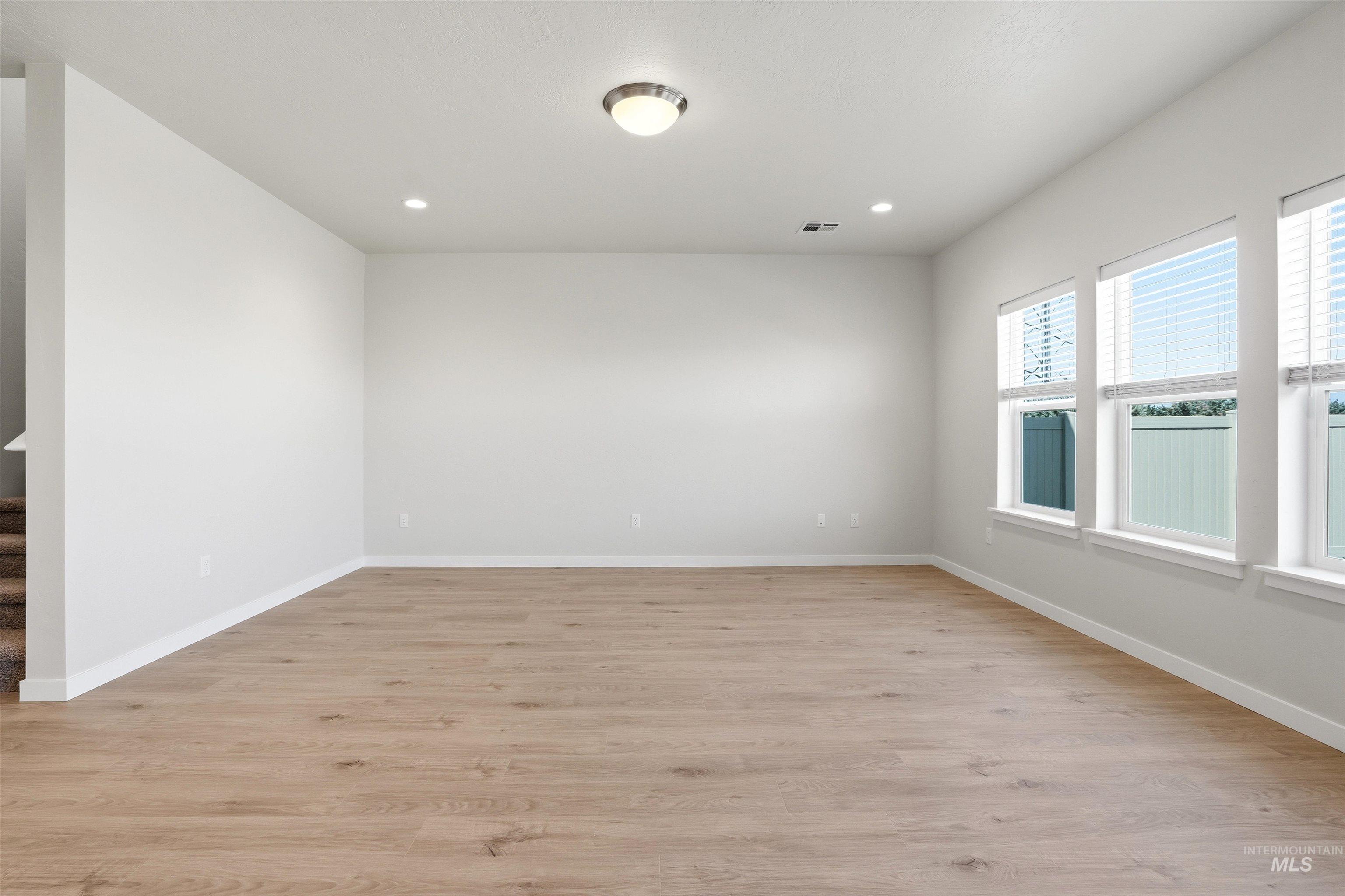 338 W Omphale St.