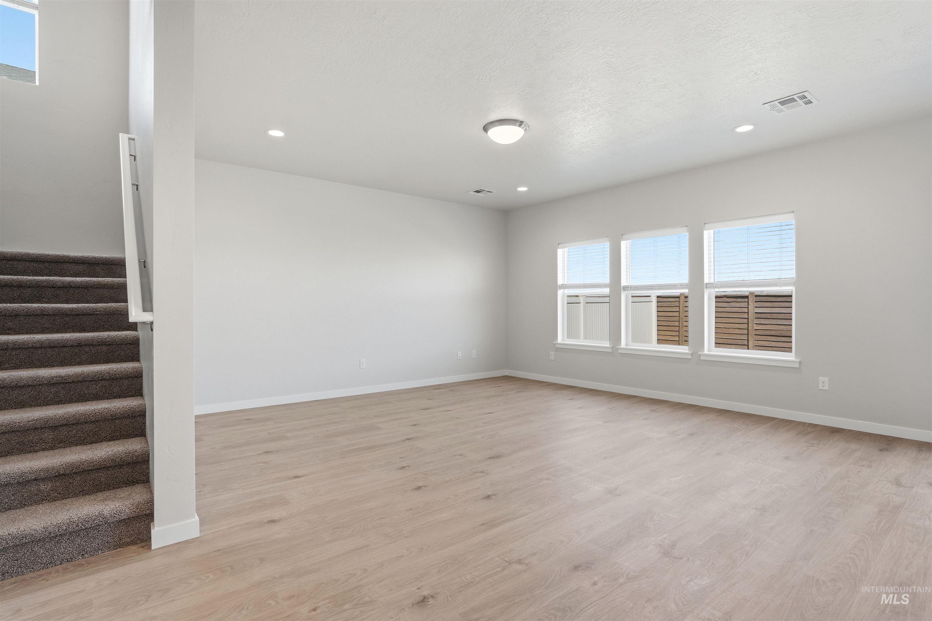 338 W Omphale St.
