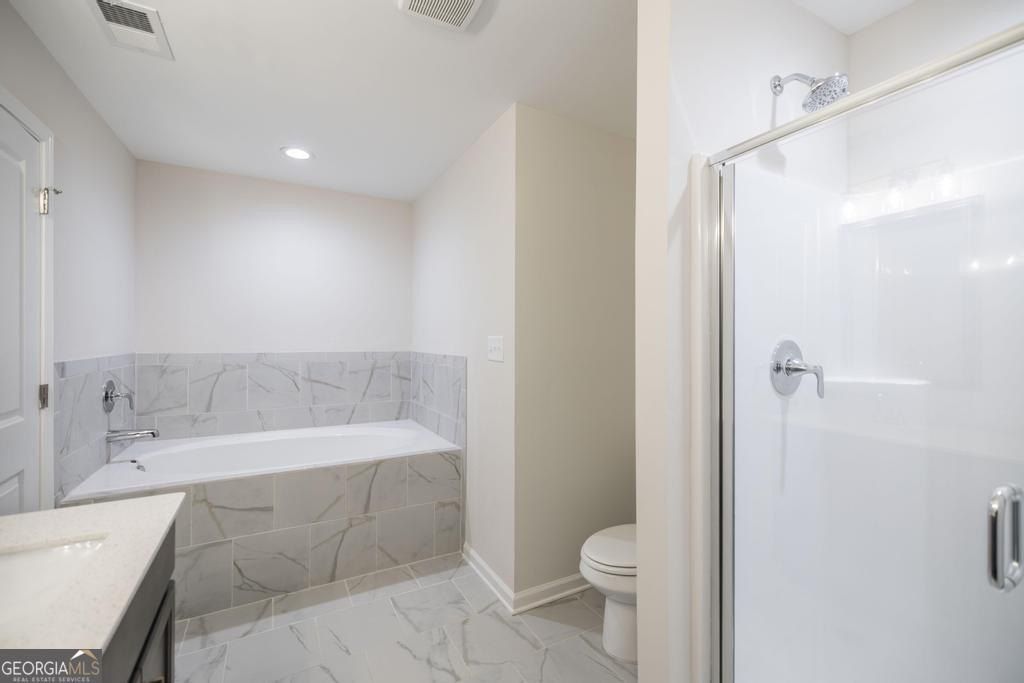 Hunter - Lake Forest: Perry, Georgia - Hughston Homes