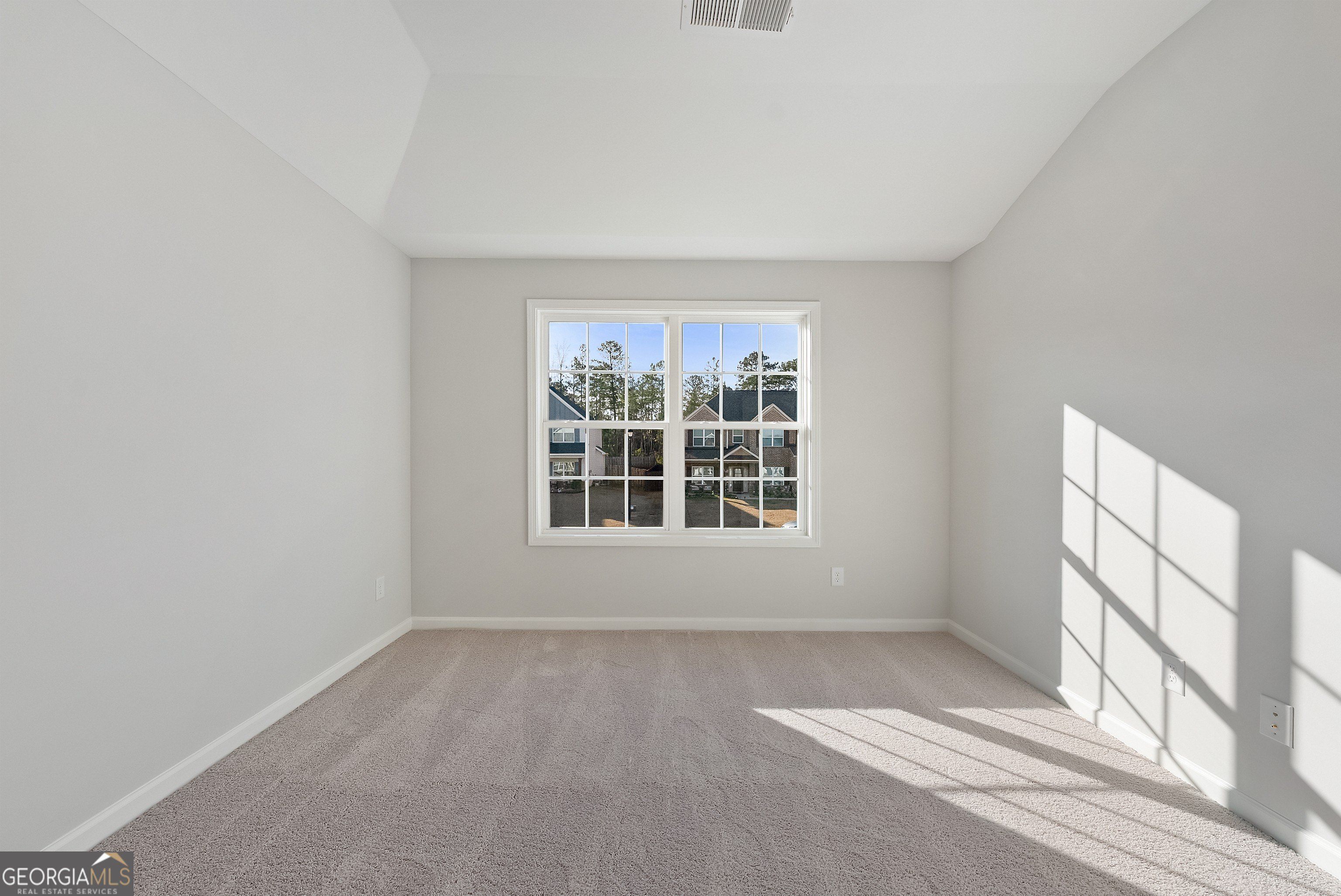 2001 Hereford Lane Unit 33. Columbus, GA 31904