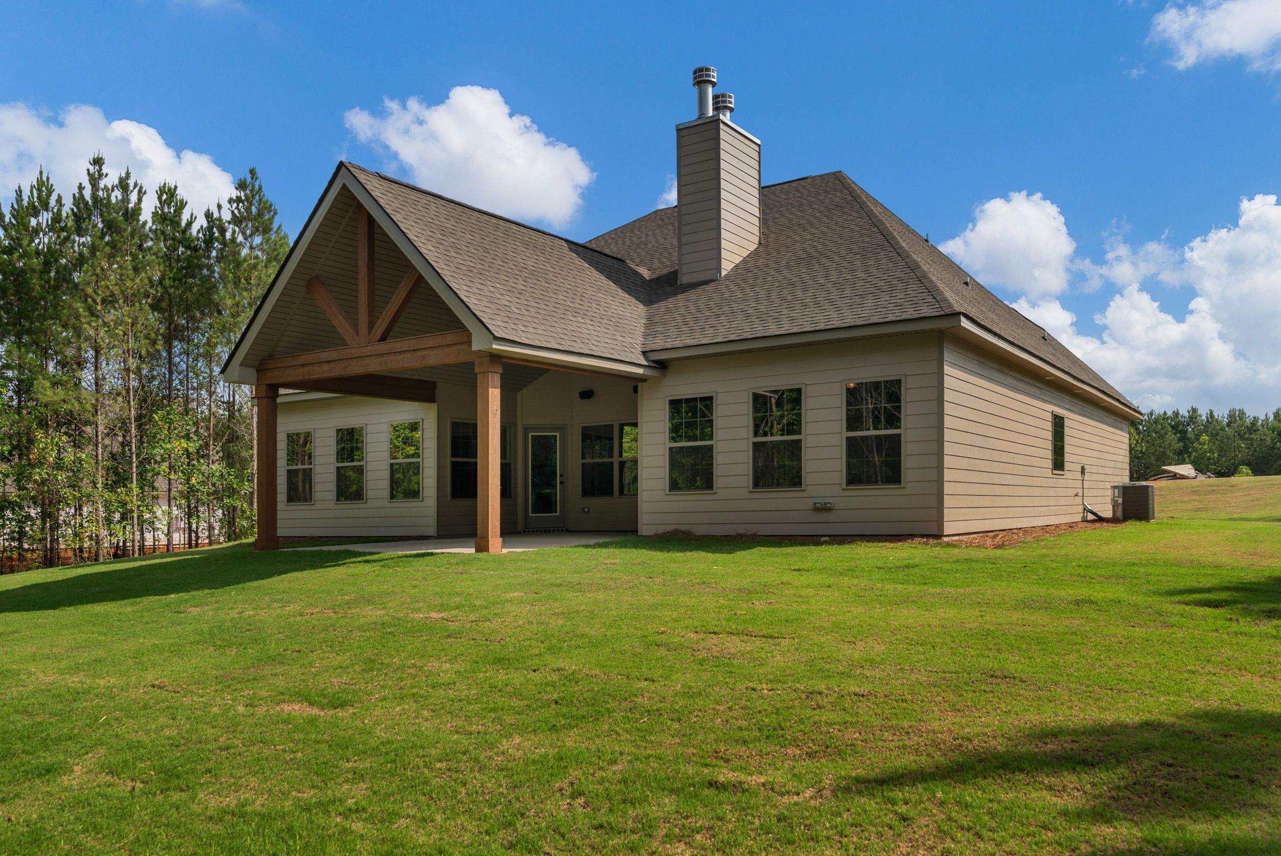 105 Beaver Creek Way. Lagrange, GA 30241