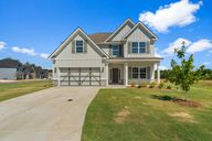 Lake Forest por Hughston Homes en Macon Georgia