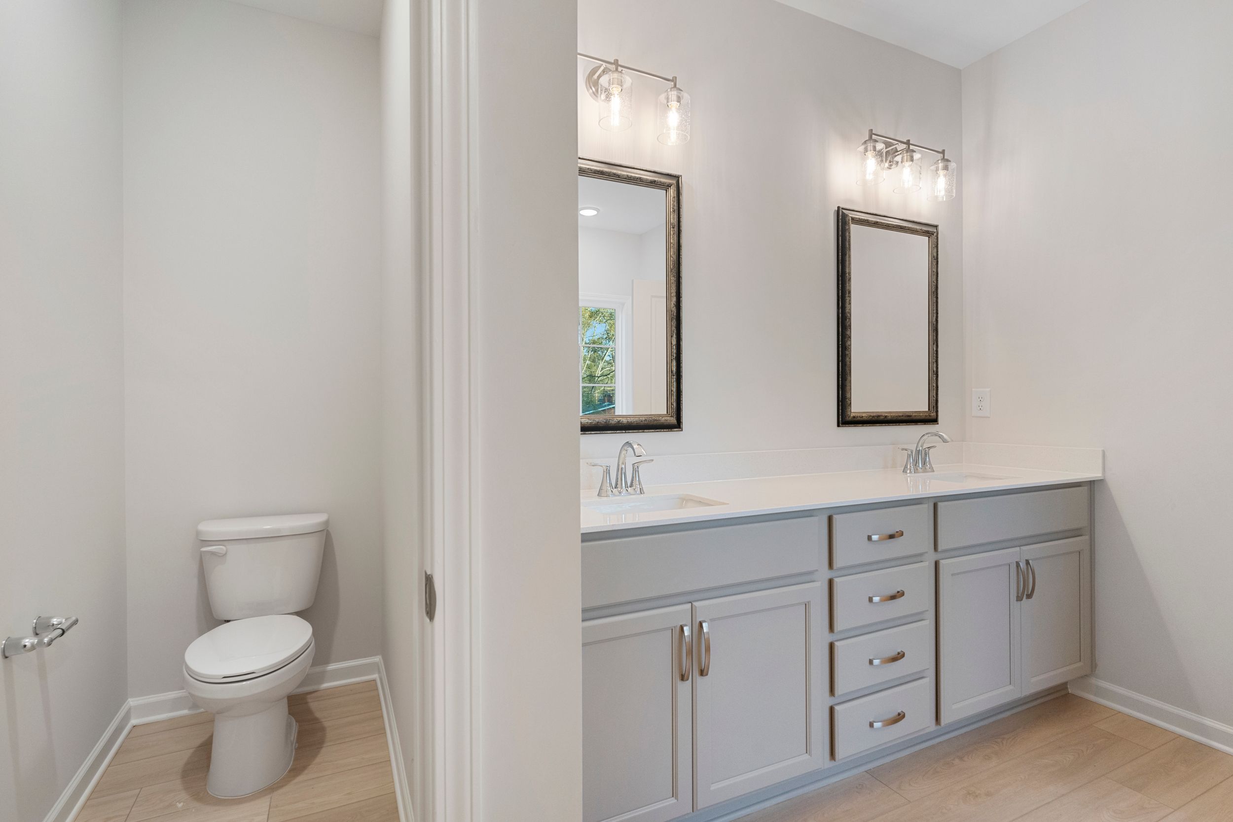 Owner;s Bathroom