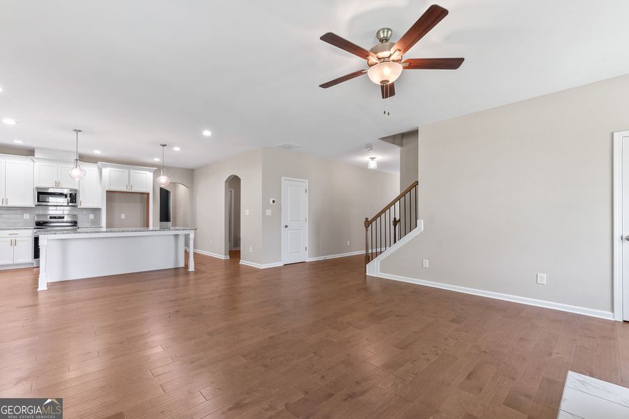 4616 Capulet (Maple)