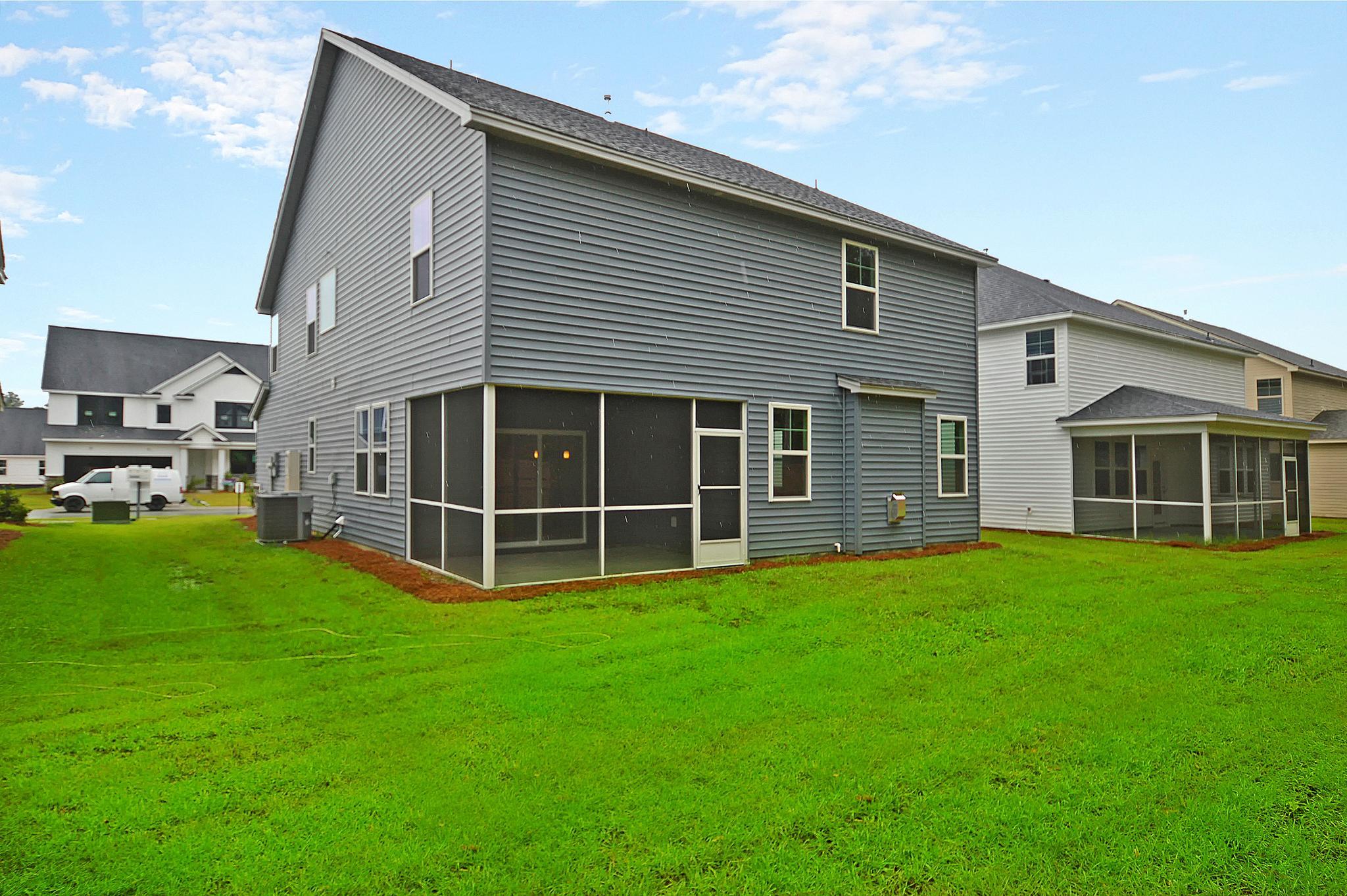 Delmar II Rear Exterior
