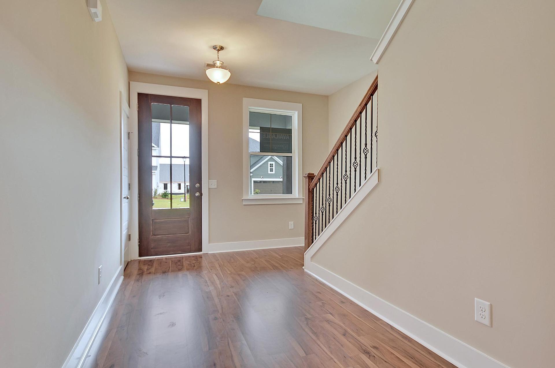 Delmar II Foyer