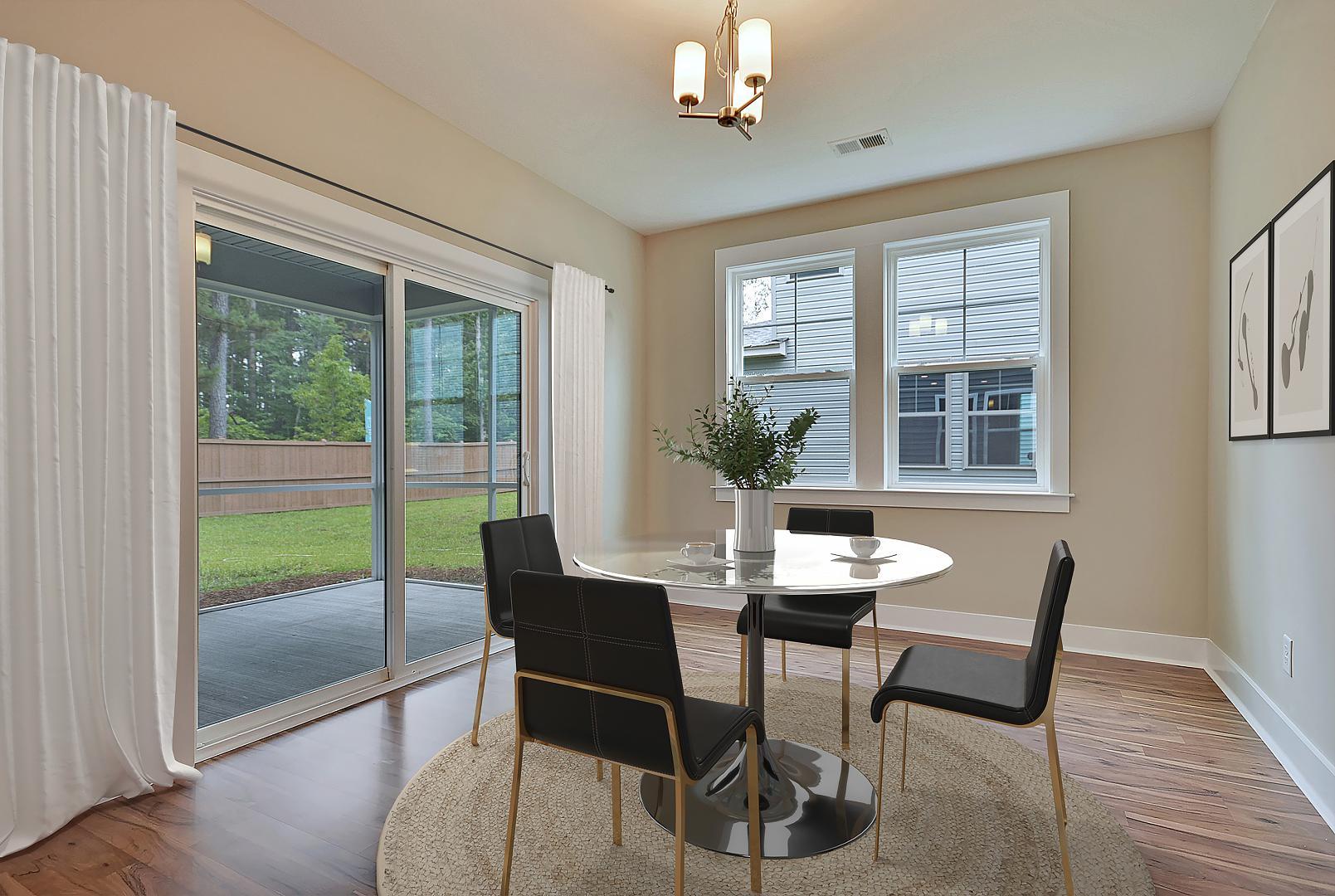 Delmar II Breakfast Area