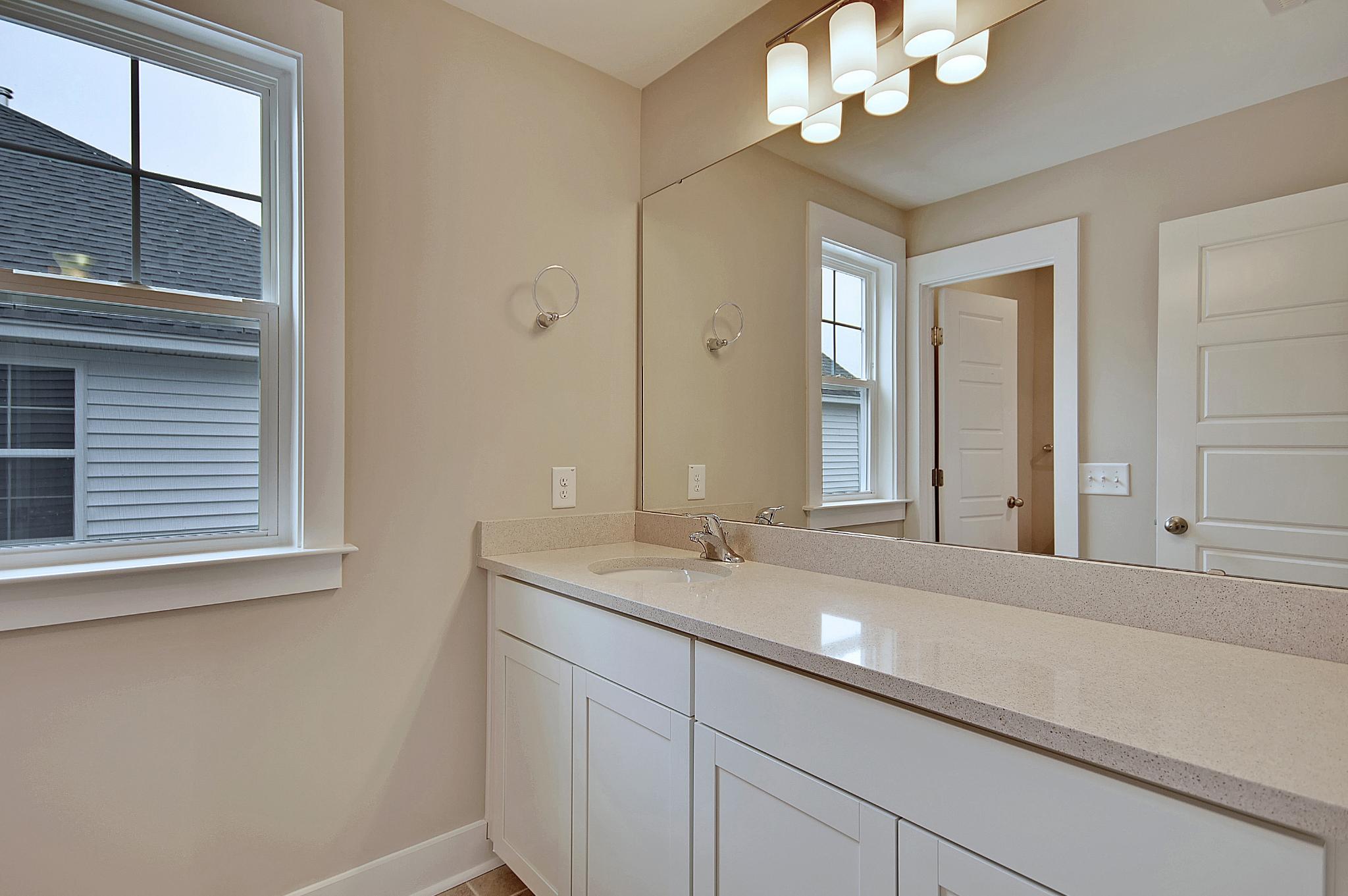 Delmar II Hall Bathroom