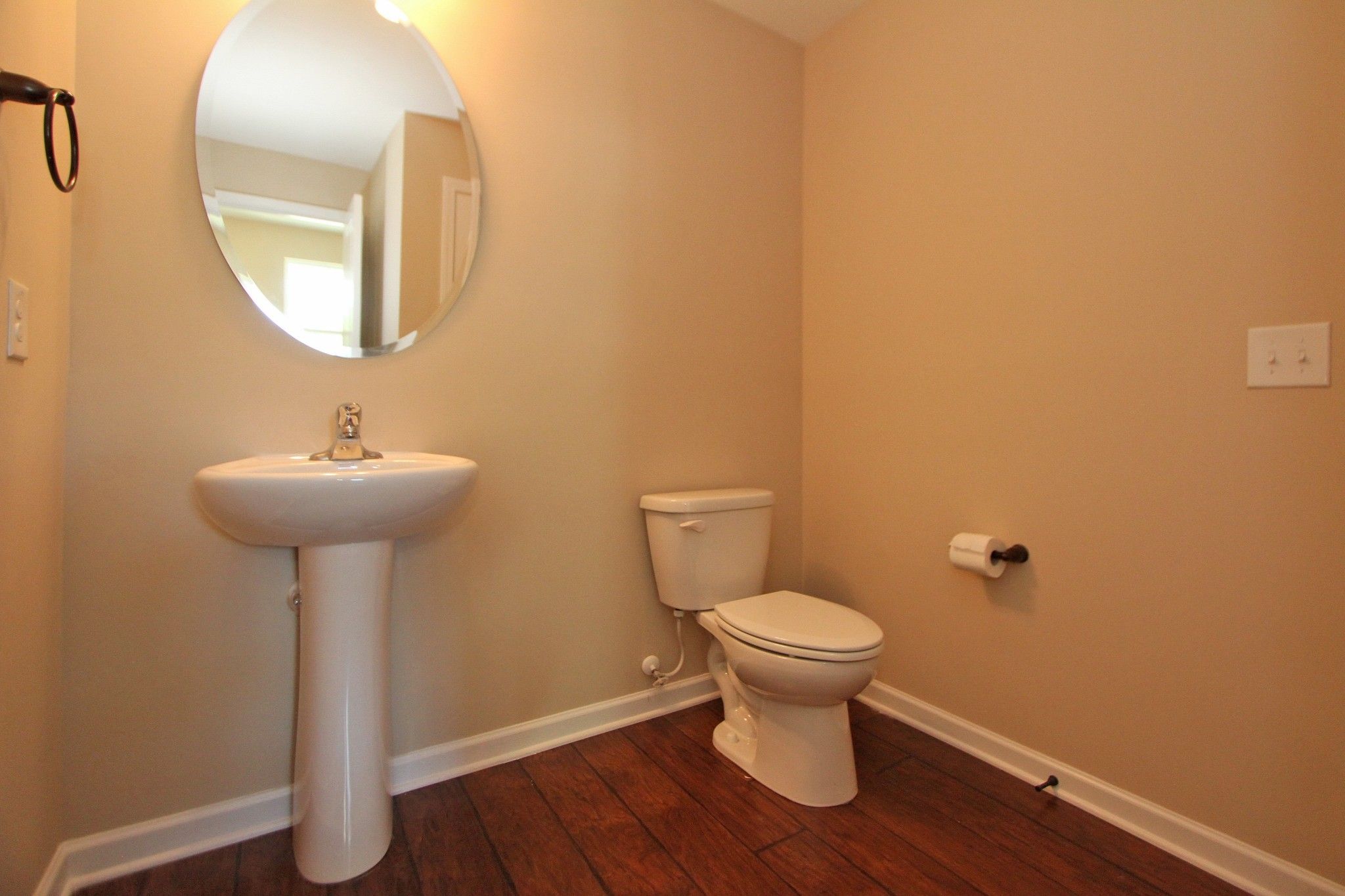Florence Powder Room