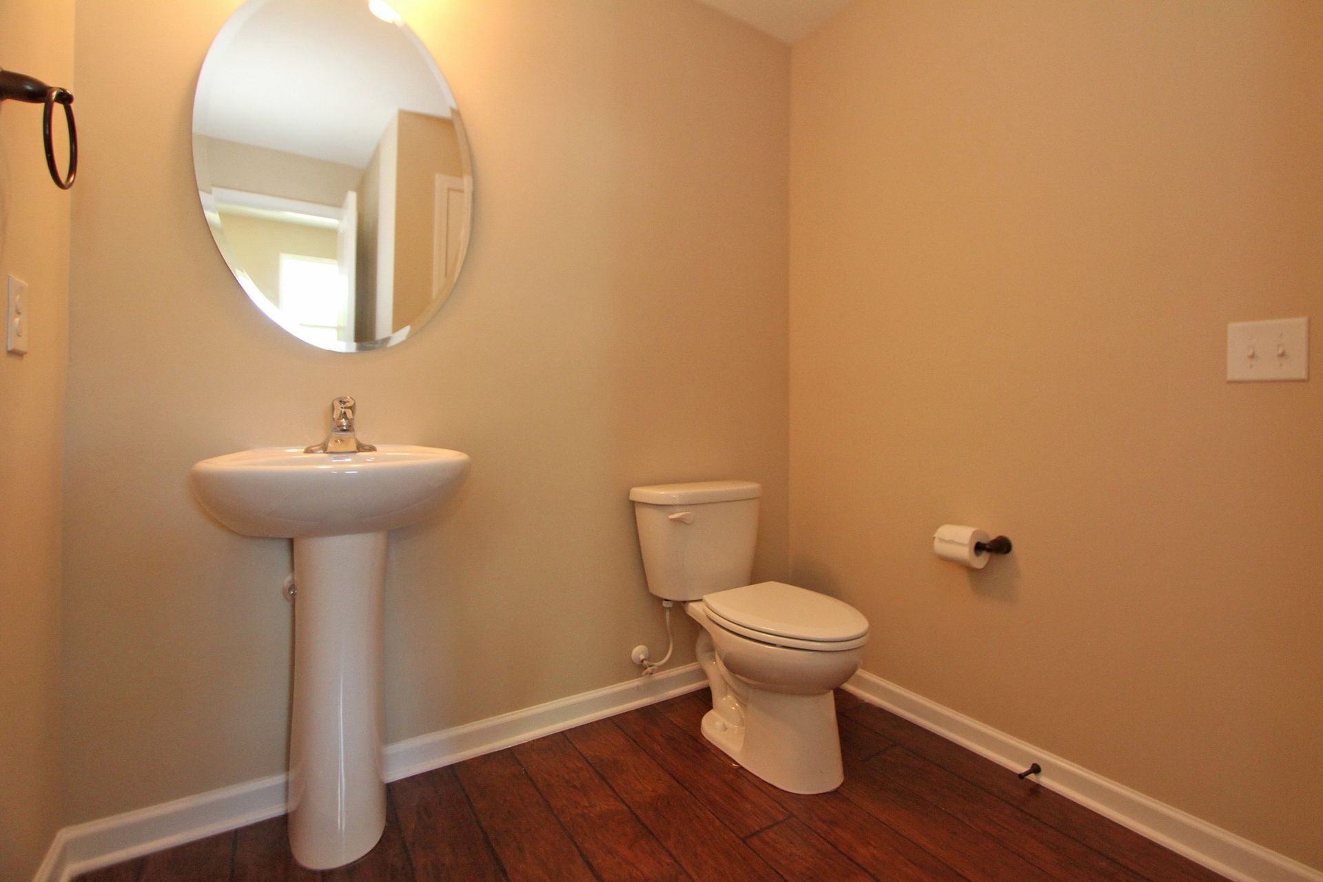 Florence Powder Room