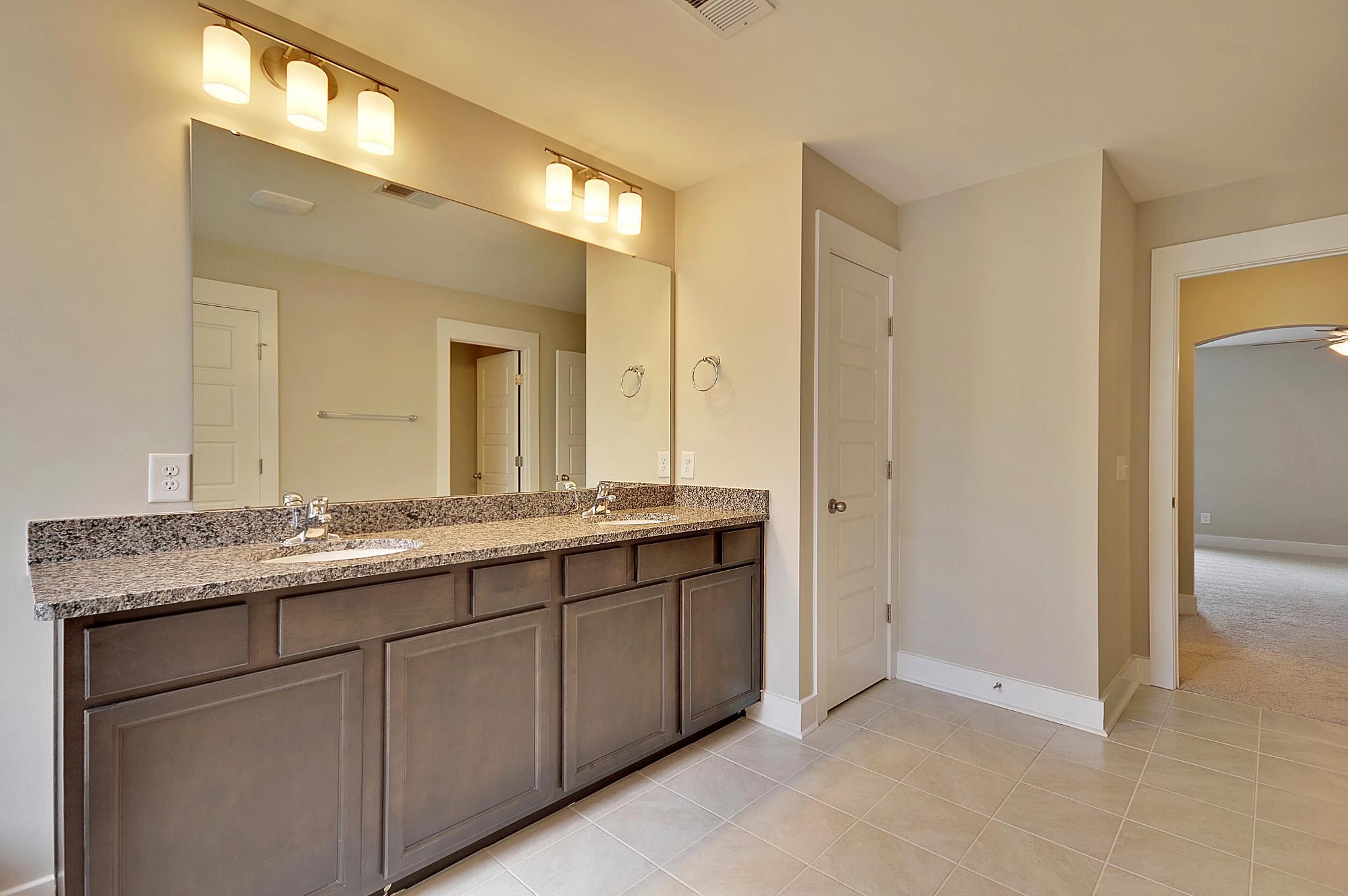 Maywood II Master Bathroom Extended Vanity
