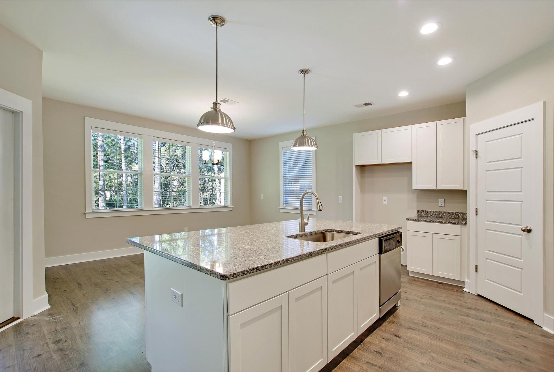Saratoga Kitchen and Dining Area