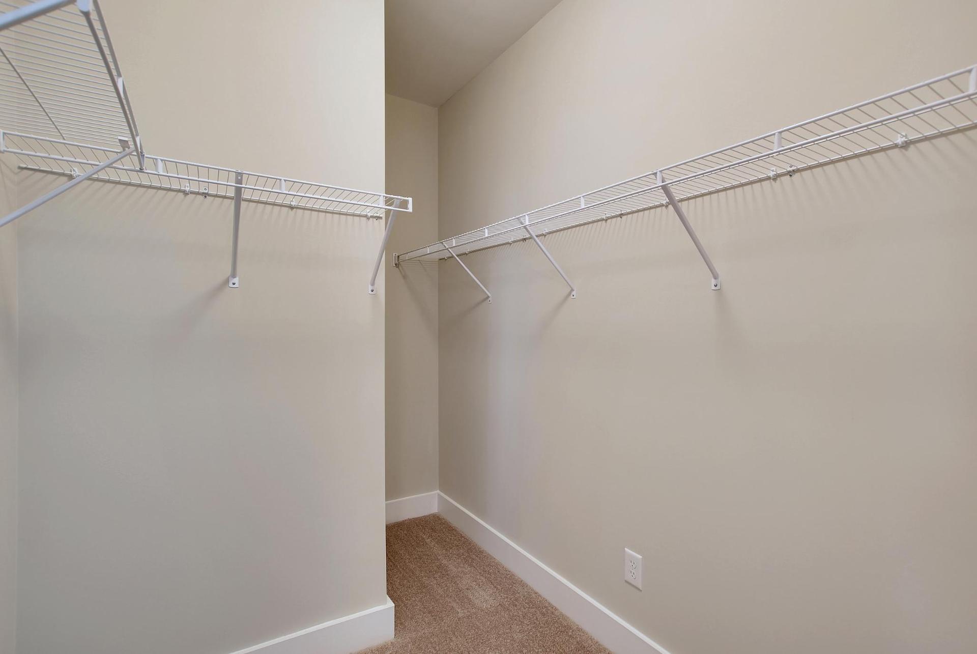 Saratoga Master Closet