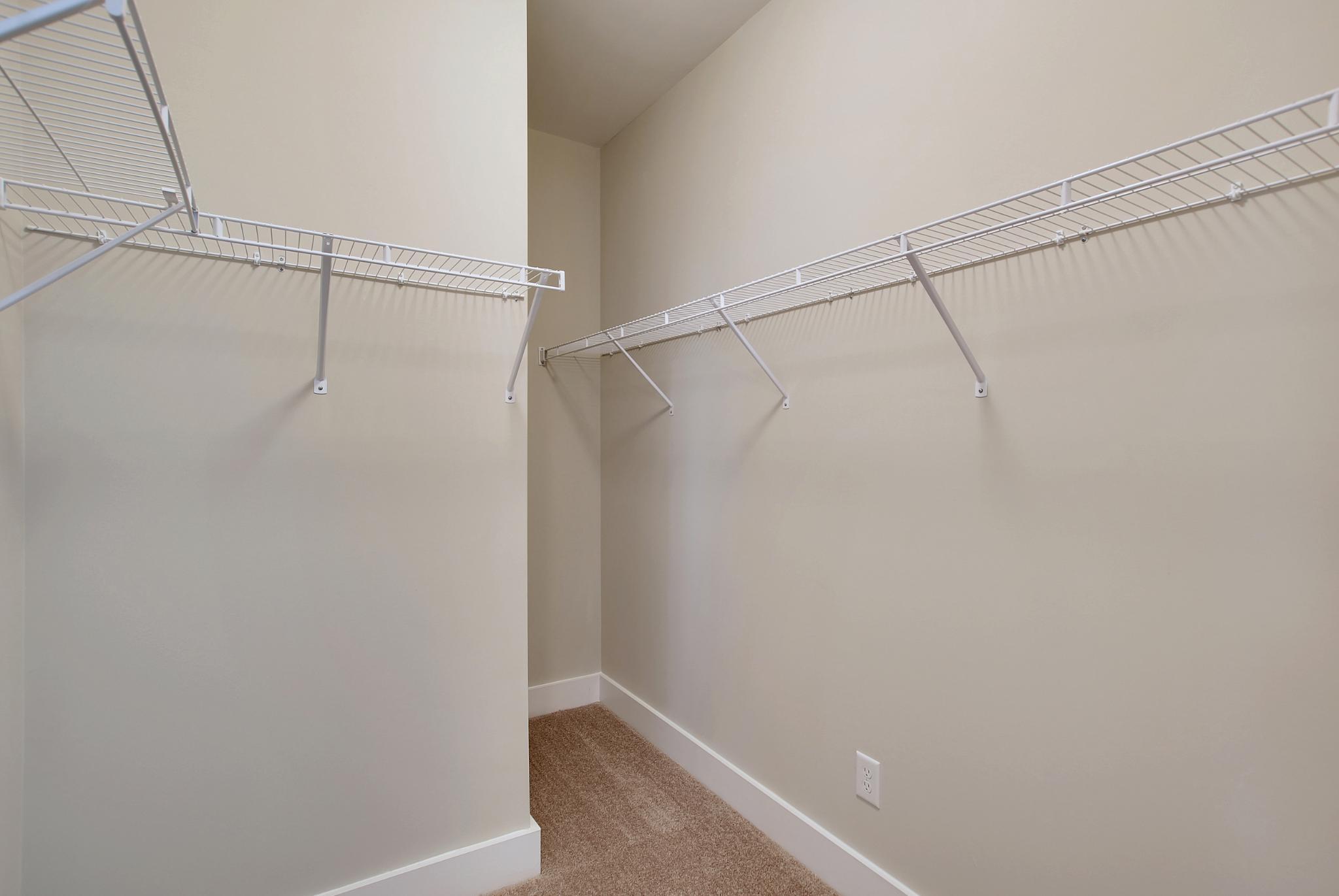 Saratoga Master Closet