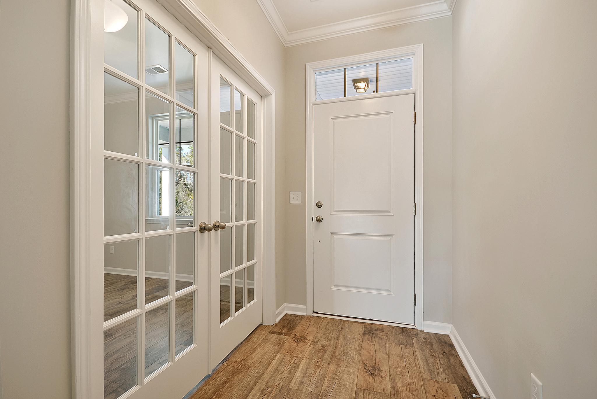 Hampton Entry