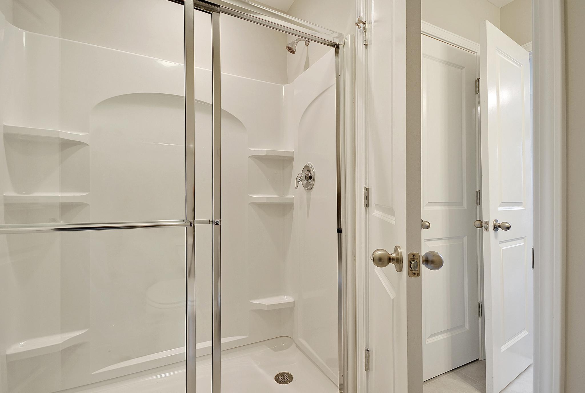 Hampton Master Bathroom Option 3: Extended Shower