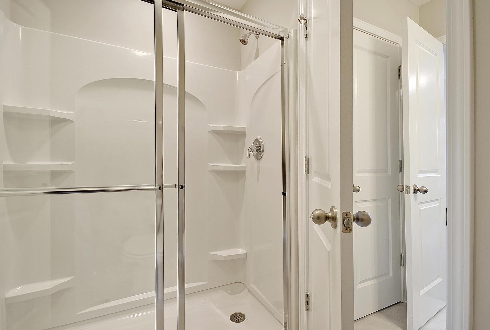Hampton Master Bathroom Option 3: Extended Shower
