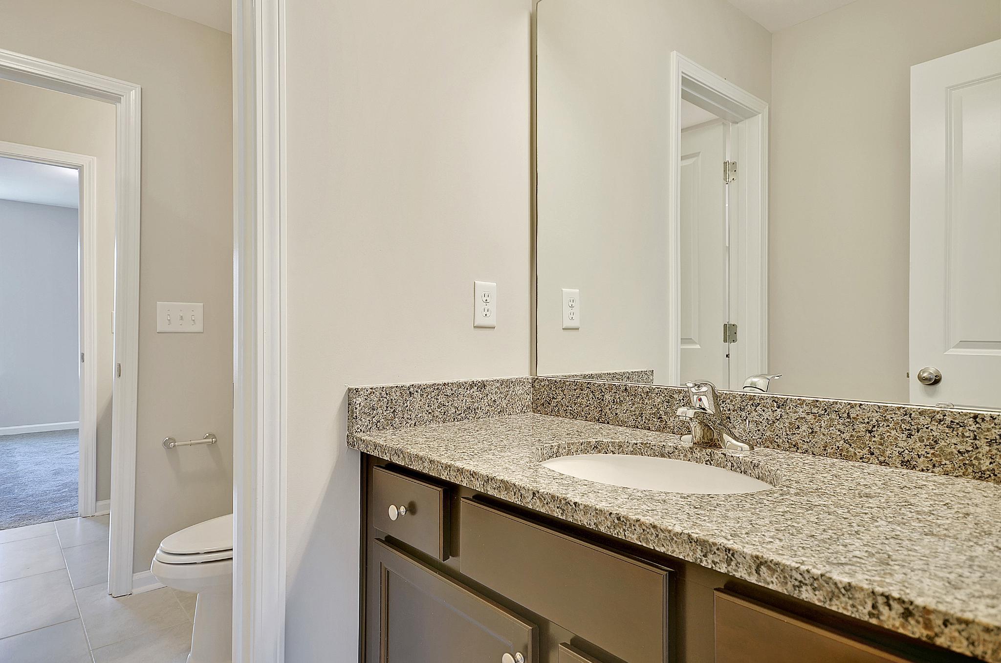Hampton Jack and Jill Bathroom Bedroom 4