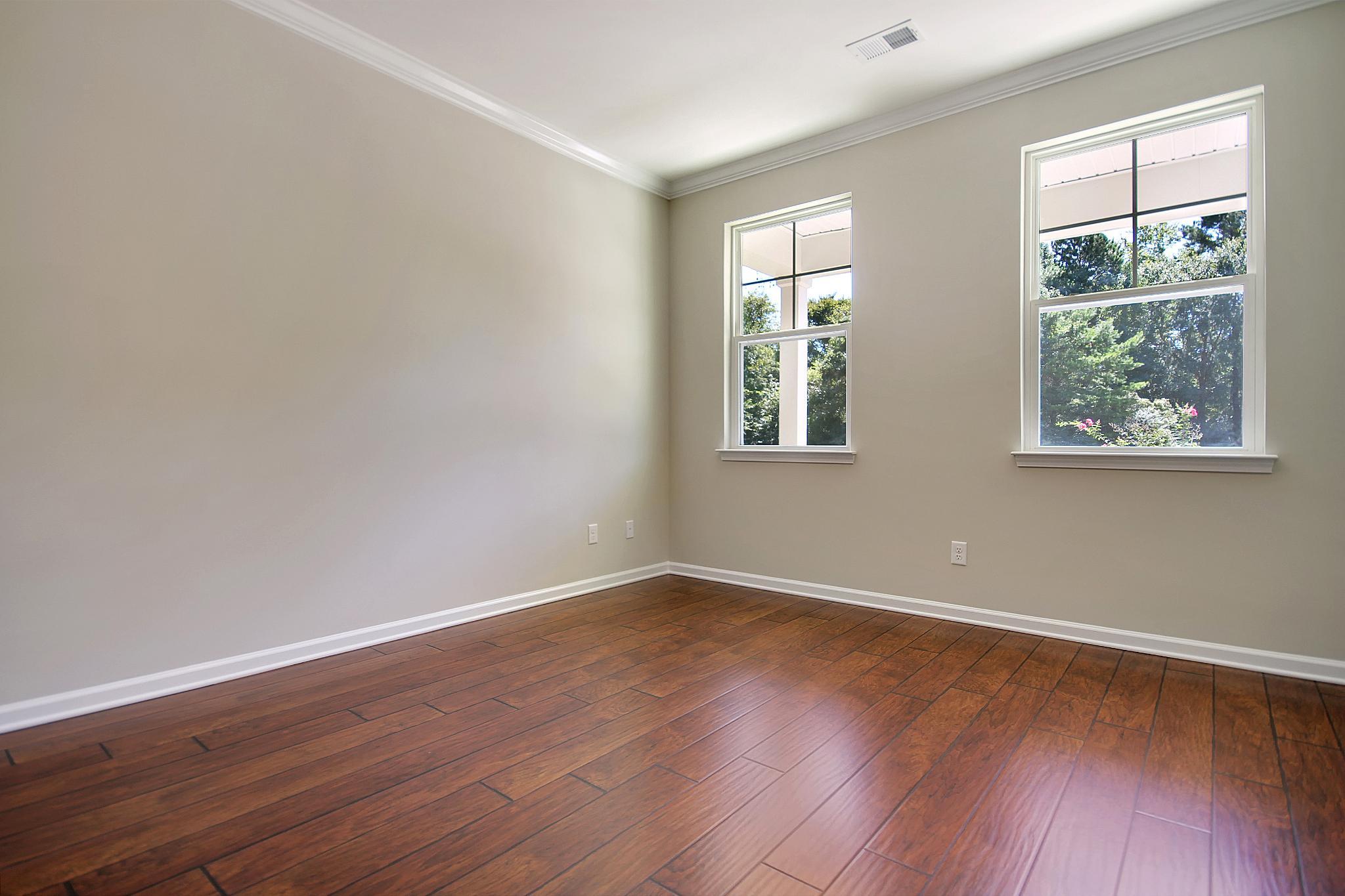 Saluda II Flex Room