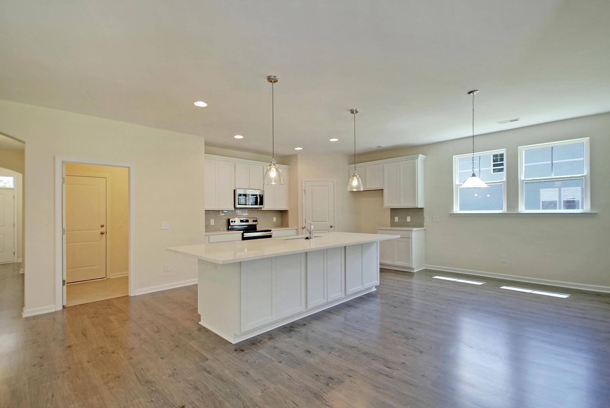 Barnwell Kitchen and Breakfast Area
