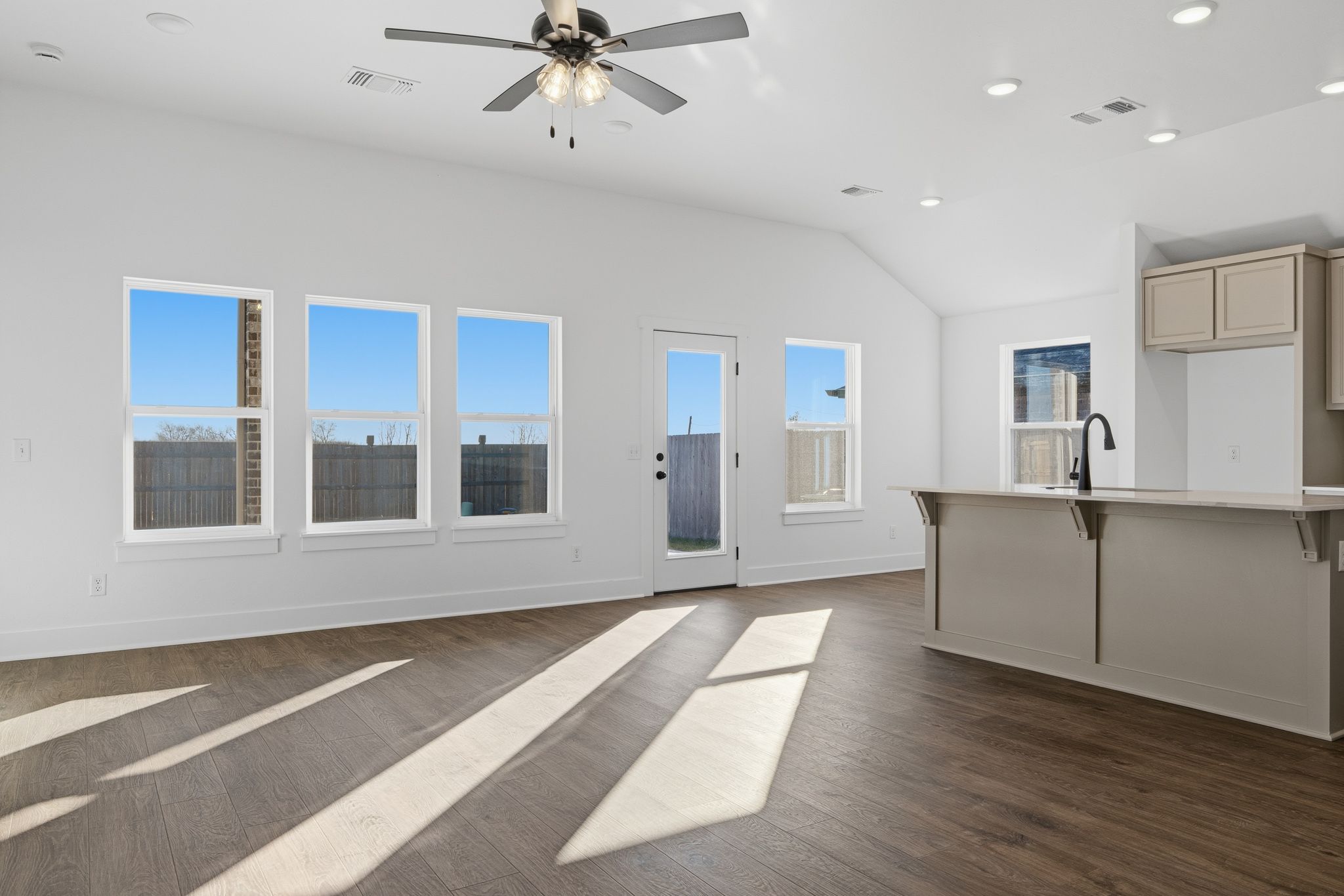 8500 Martin Lane - Abbot Lake: Oklahoma City, Oklahoma - Ideal Homes