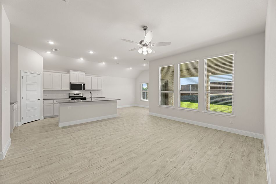 120 Whistling Duck Drive. Balch Springs, TX 75181