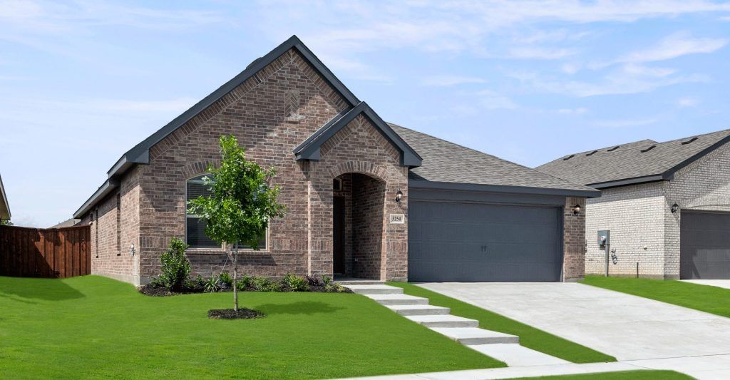 213 Wintergrass Drive. Waxahachie, TX 75165