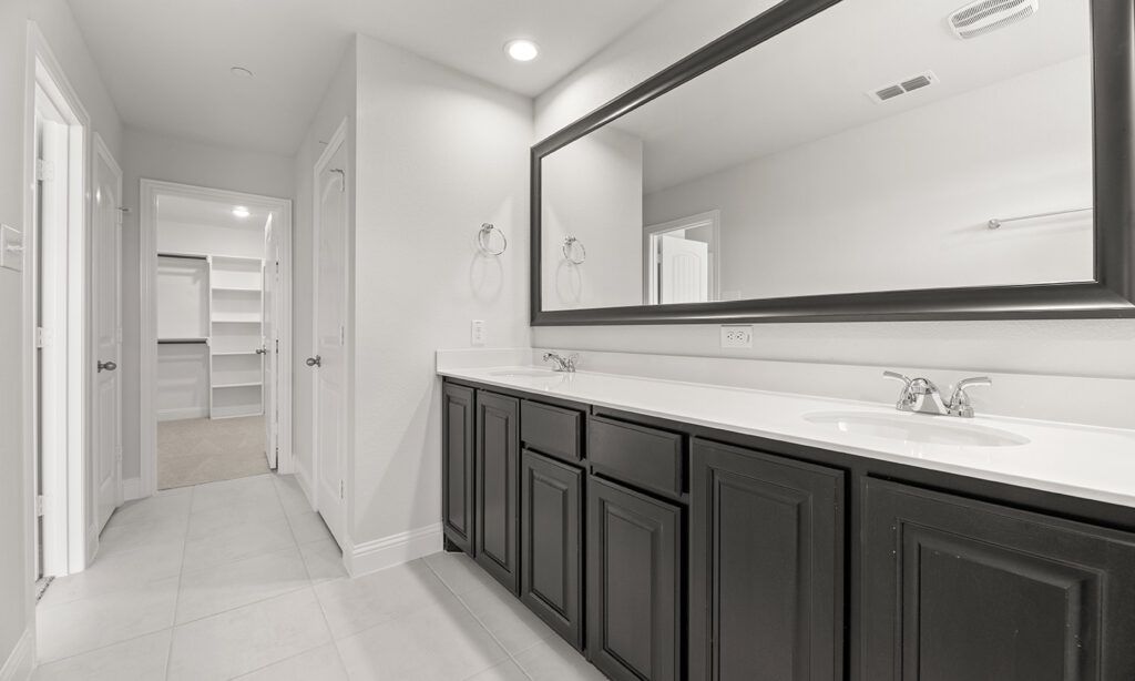 525 Sandiford Court. Mansfield, TX 76063