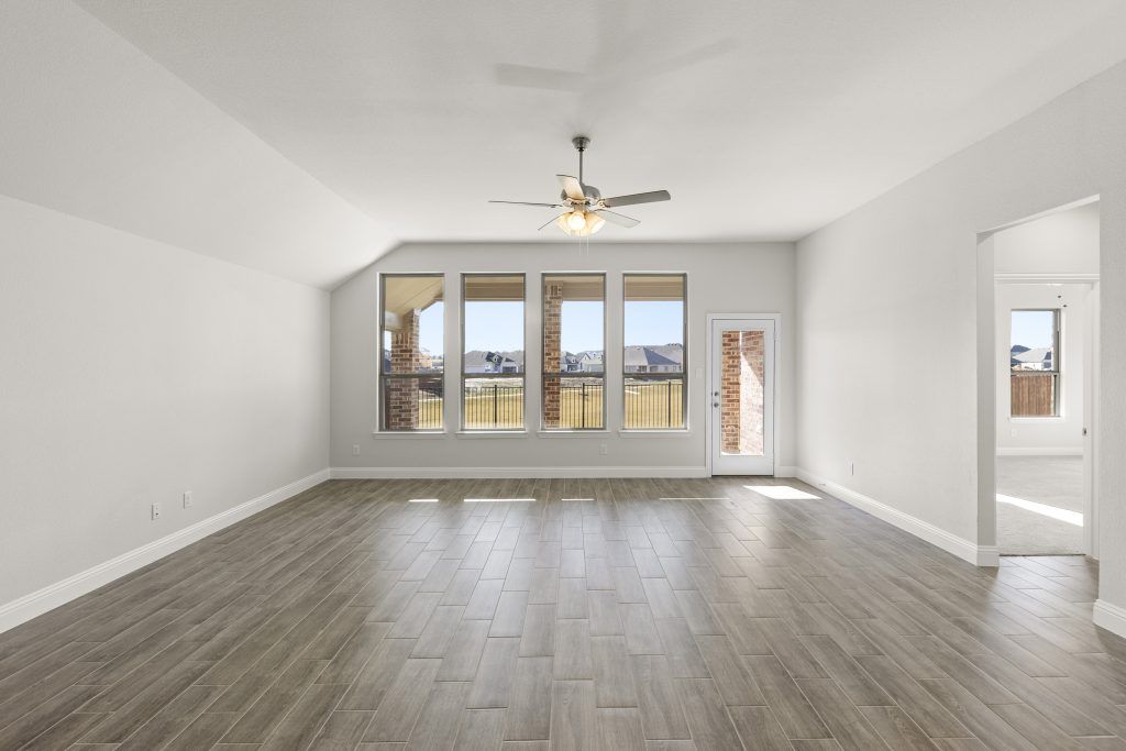 120 Whistling Duck Drive. Balch Springs, TX 75181