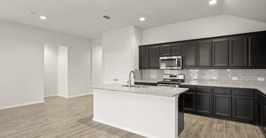 1806 Apache Circle. Cleburne, TX 76033