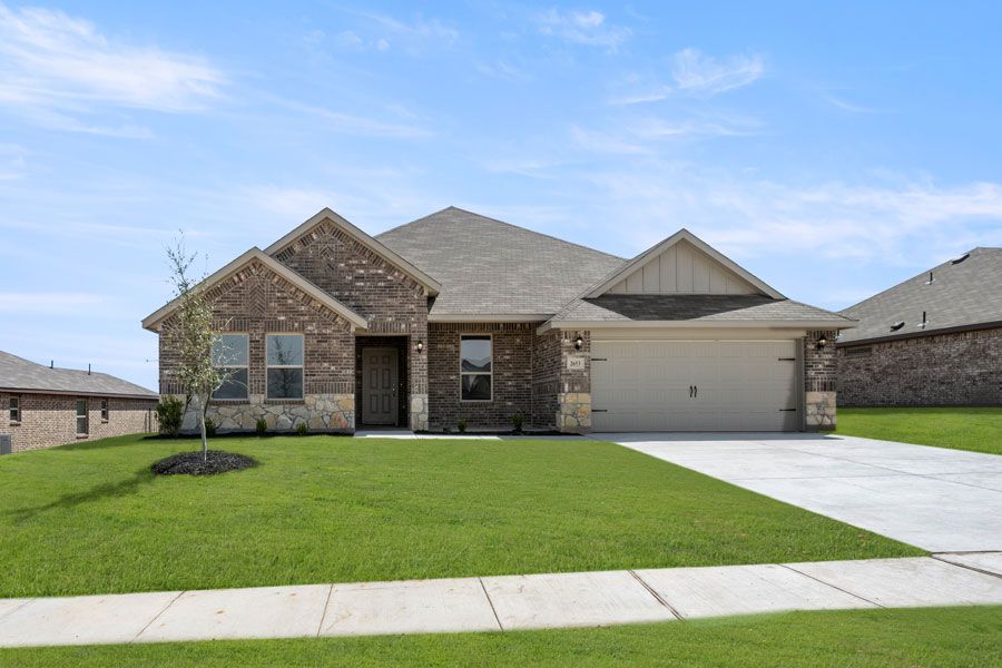 2653 River Bank Drive. Burleson, TX 76028