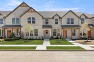 Sanger Circle por Impression Homes en Dallas Texas