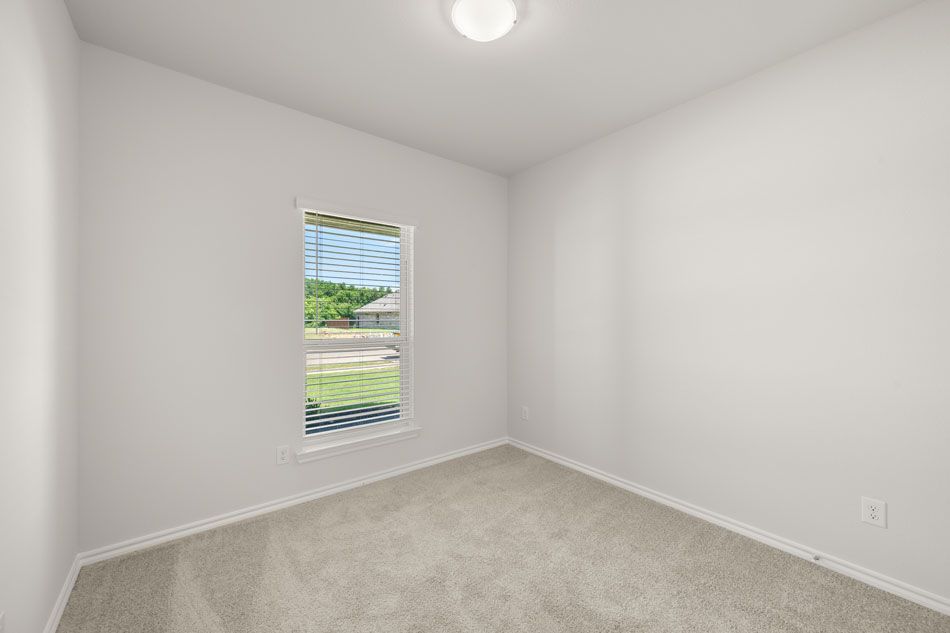 1240 Clubhouse Drive. Burleson, TX 76028