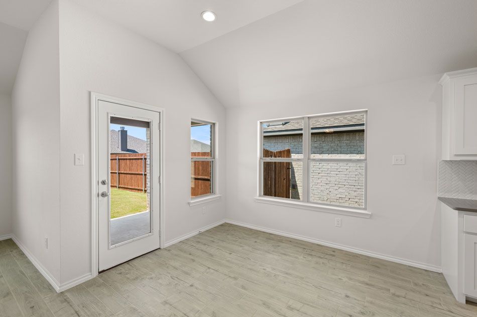 1806 Apache Circle. Cleburne, TX 76033