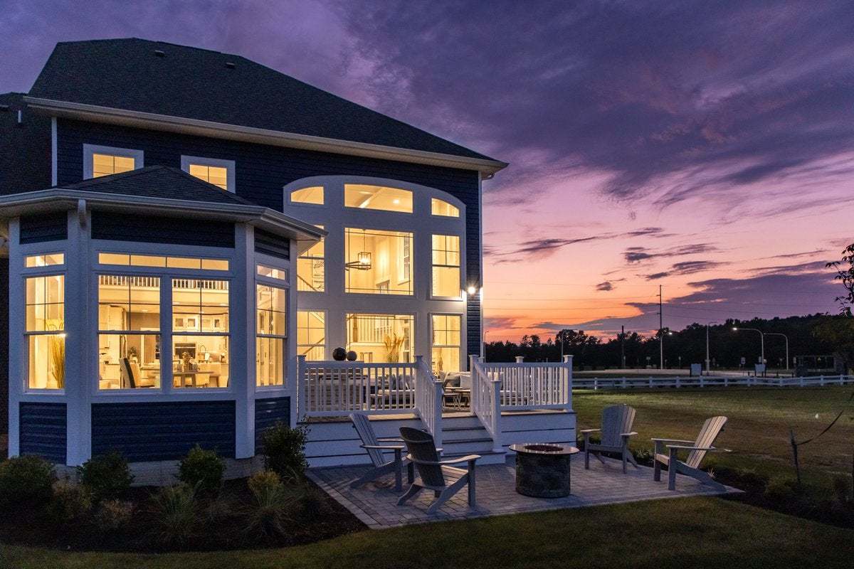 Peterman Dusk back view