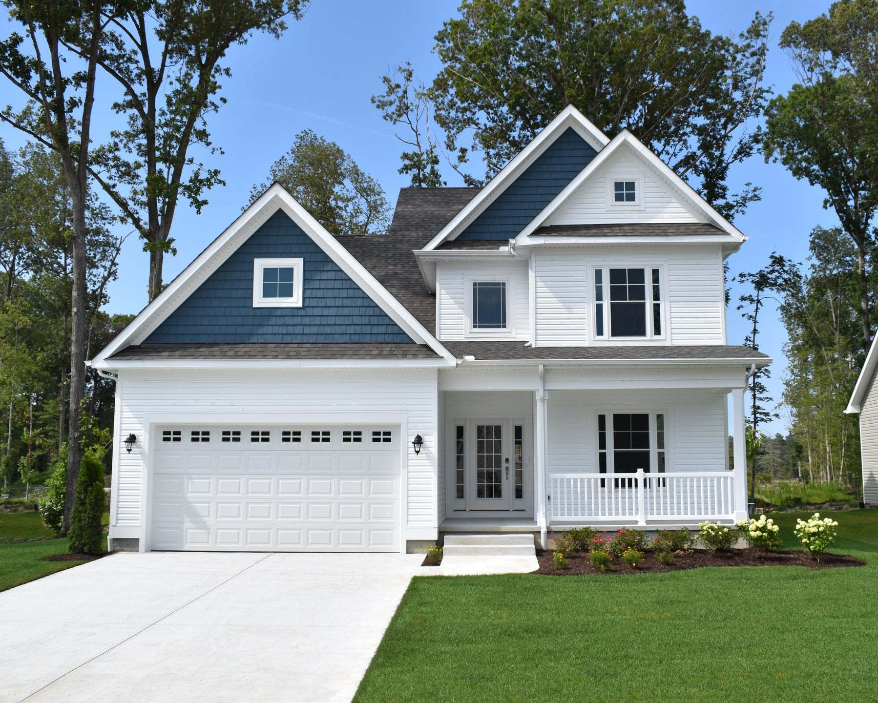 The Frank Heritage White and blue