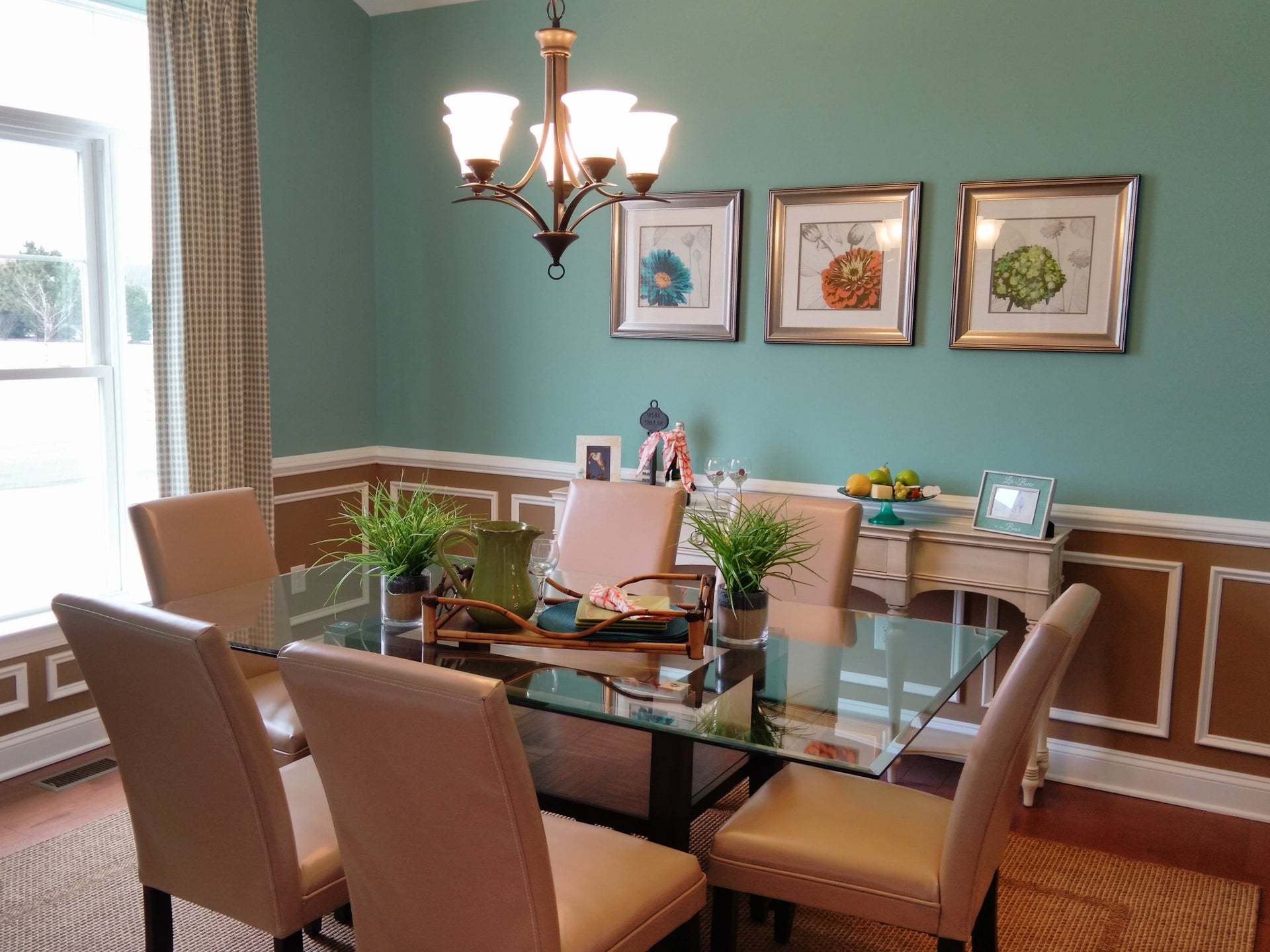 The Elaine Dining Room