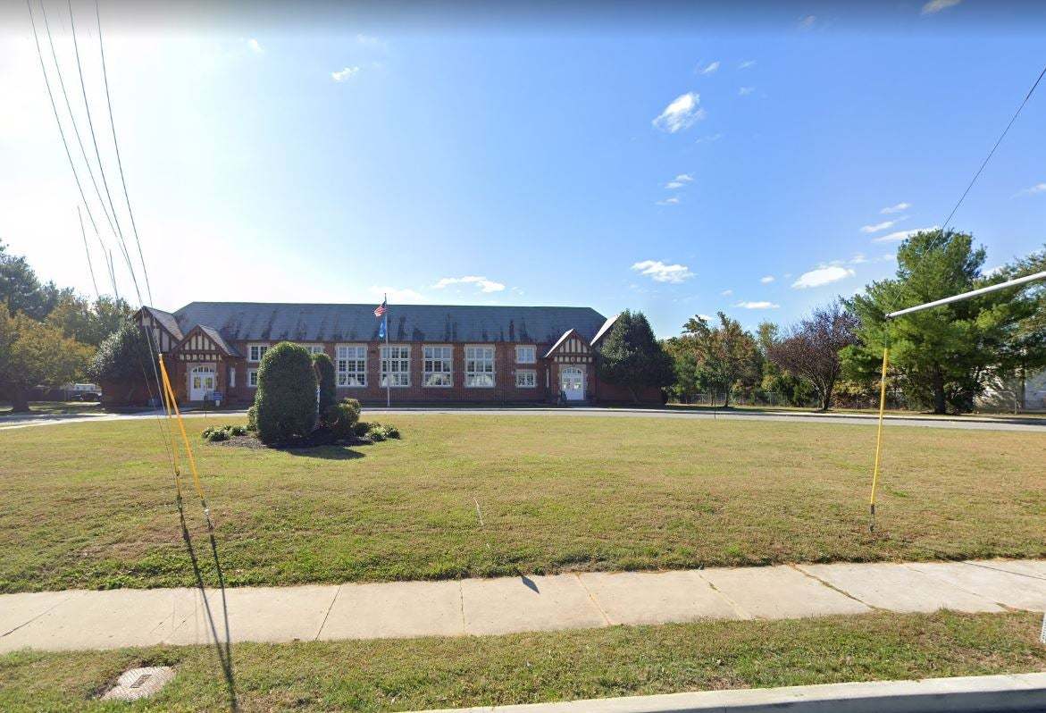 Lake Forest East Elementary School