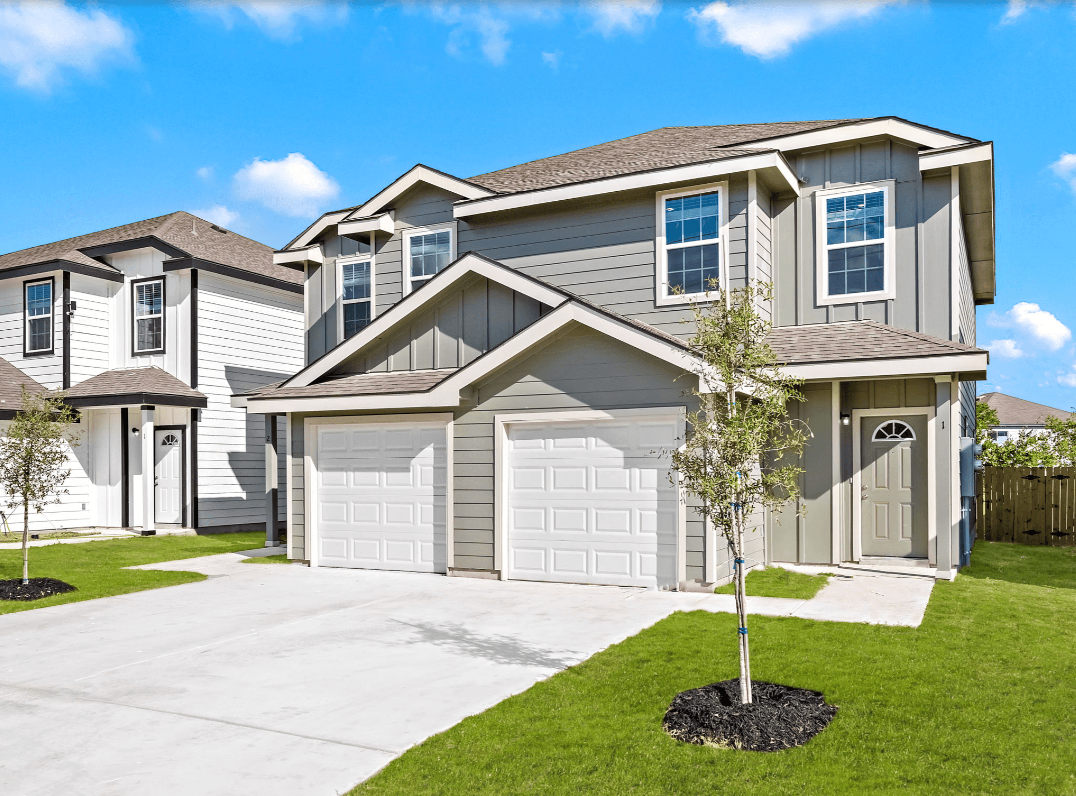 Savannah Circle 1 car garage duplex - Savanah Circle: San Antonio, Texas - Invest5s