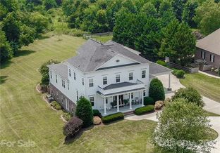 Westmoreland Farms por Irwin Contracting Custom Homes en Pittsburgh Pennsylvania